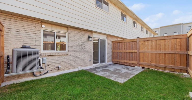 113-5475 Lakeshore Road, Burlington, ON, L7L 1E1 - 24
