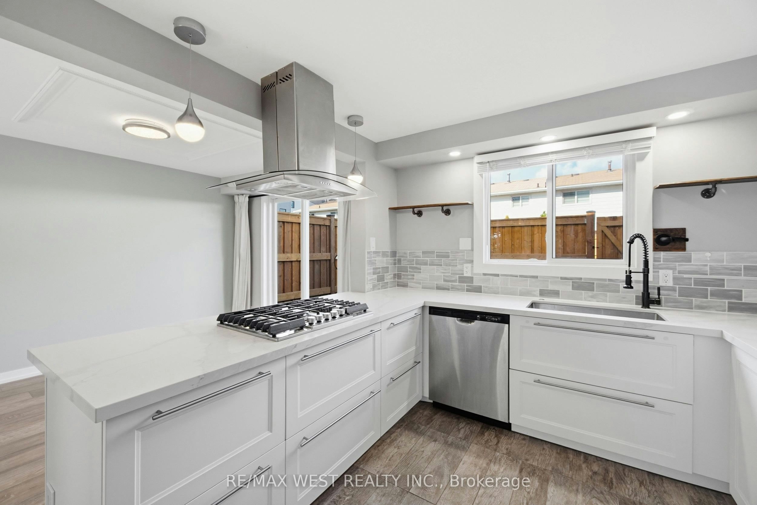 113-5475 Lakeshore Road, Burlington, ON, L7L 1E1 - 10
