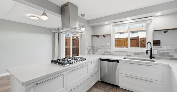 113-5475 Lakeshore Road, Burlington, ON, L7L 1E1 - 10