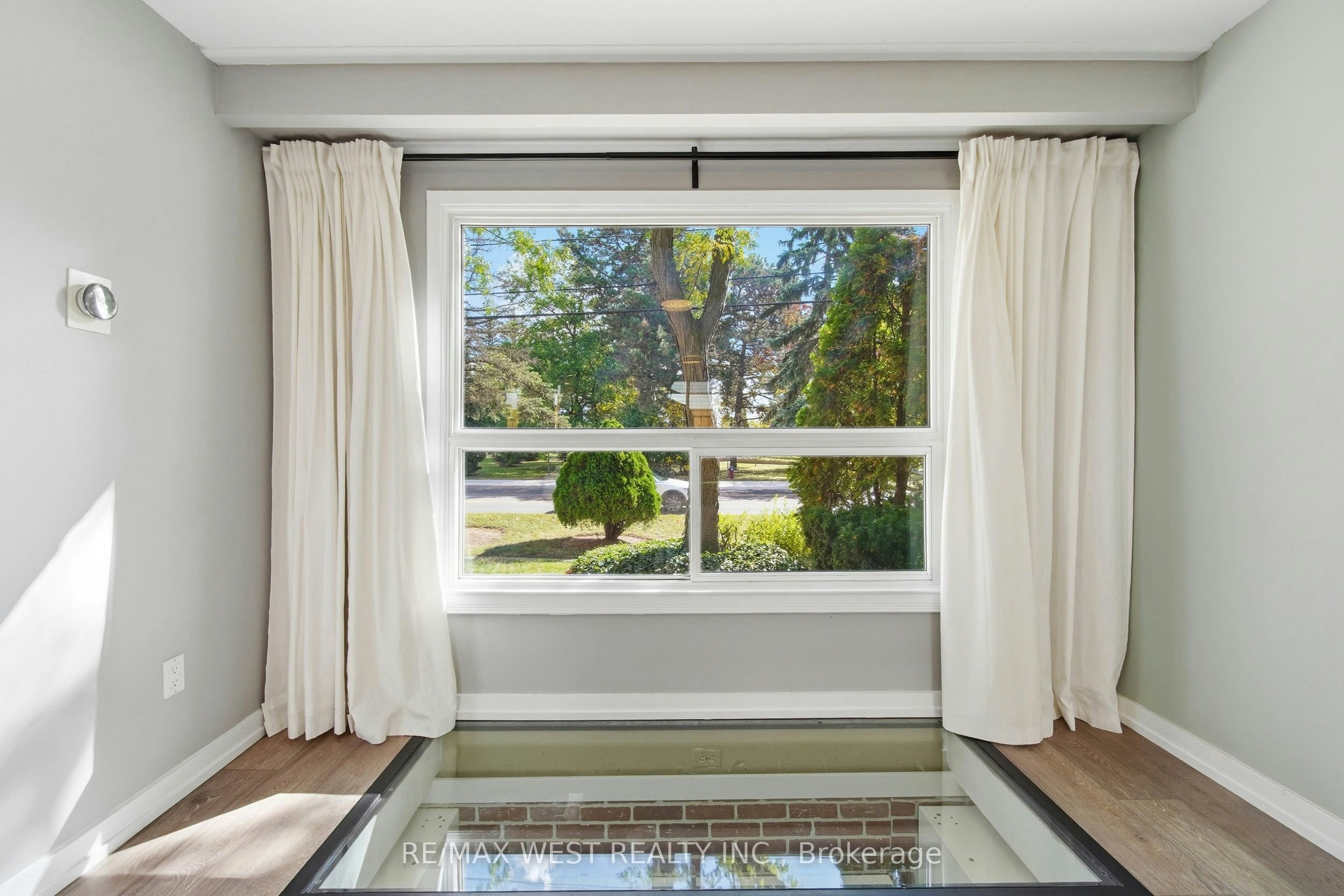 113-5475 Lakeshore Road, Burlington, ON, L7L 1E1 - 7