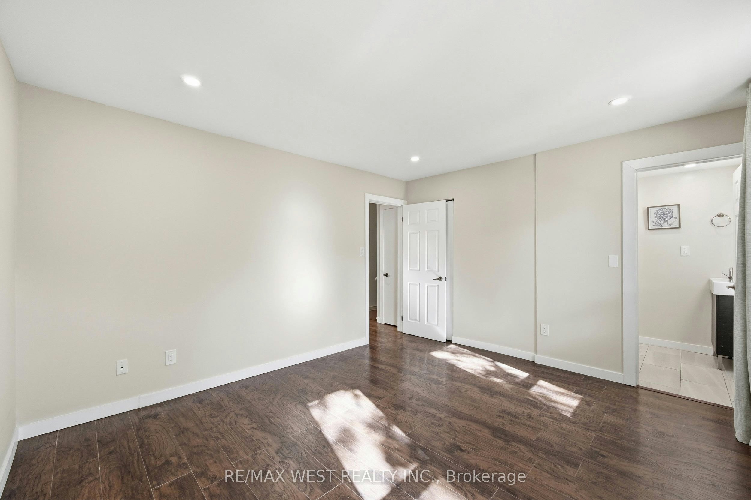 113-5475 Lakeshore Road, Burlington, ON, L7L 1E1 - 12