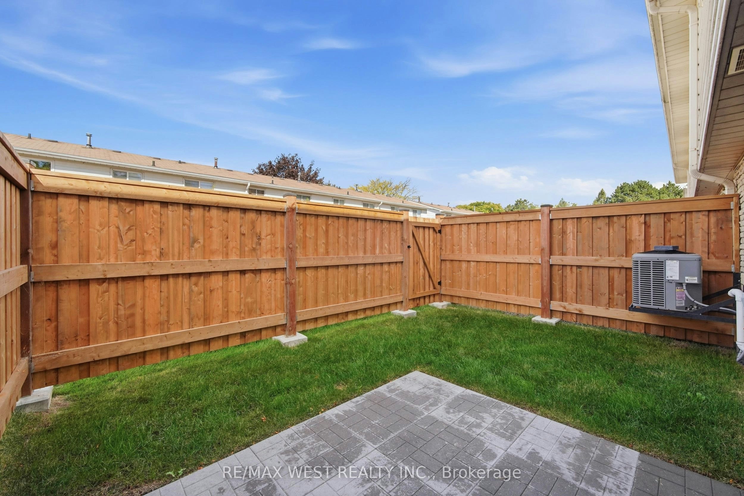 113-5475 Lakeshore Road, Burlington, ON, L7L 1E1 - 22