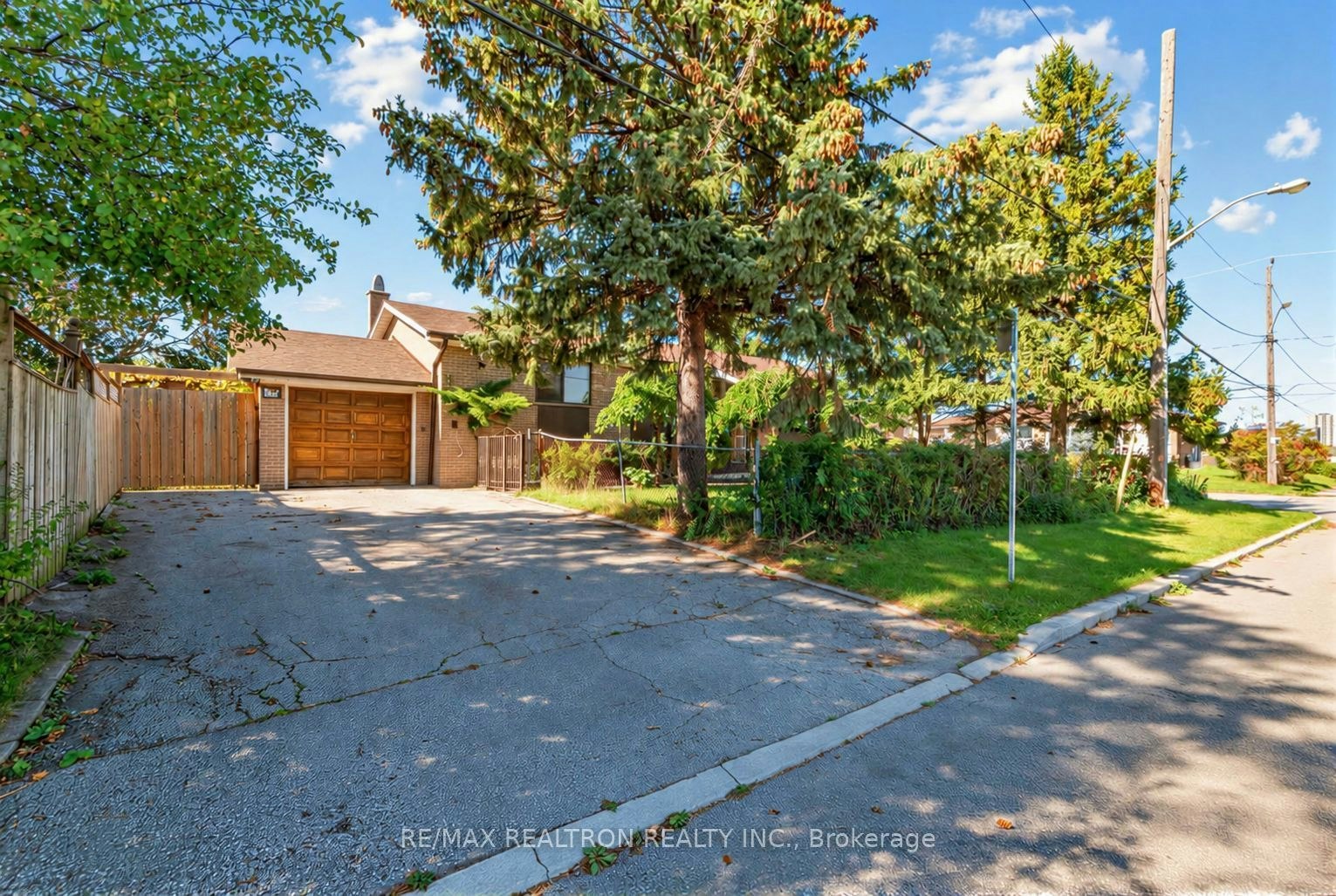 91 Spenvalley Drive, Toronto, ON, M3L 1Z2