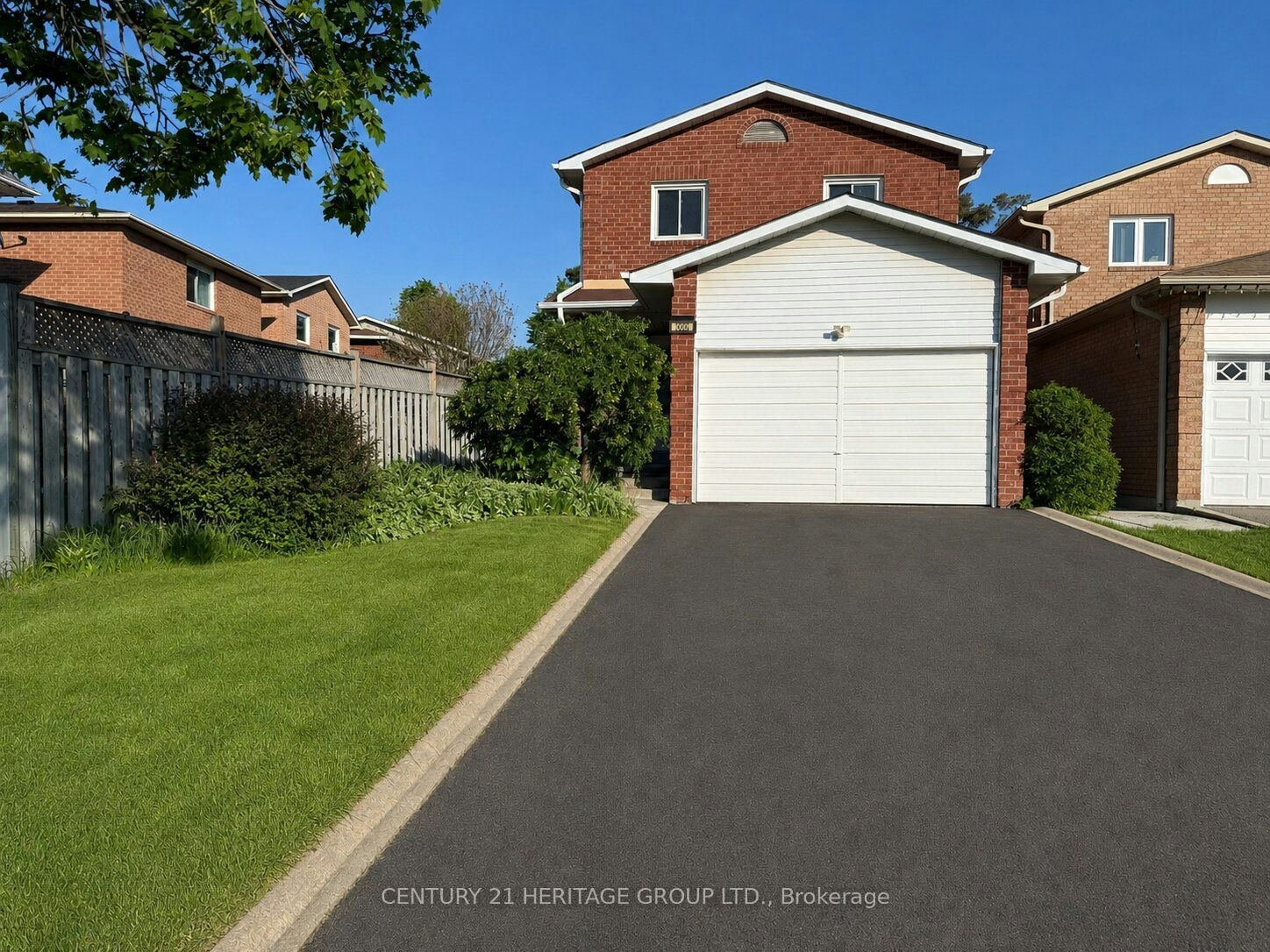 9 Corona Gate, Brampton, ON, L6Y 3N4