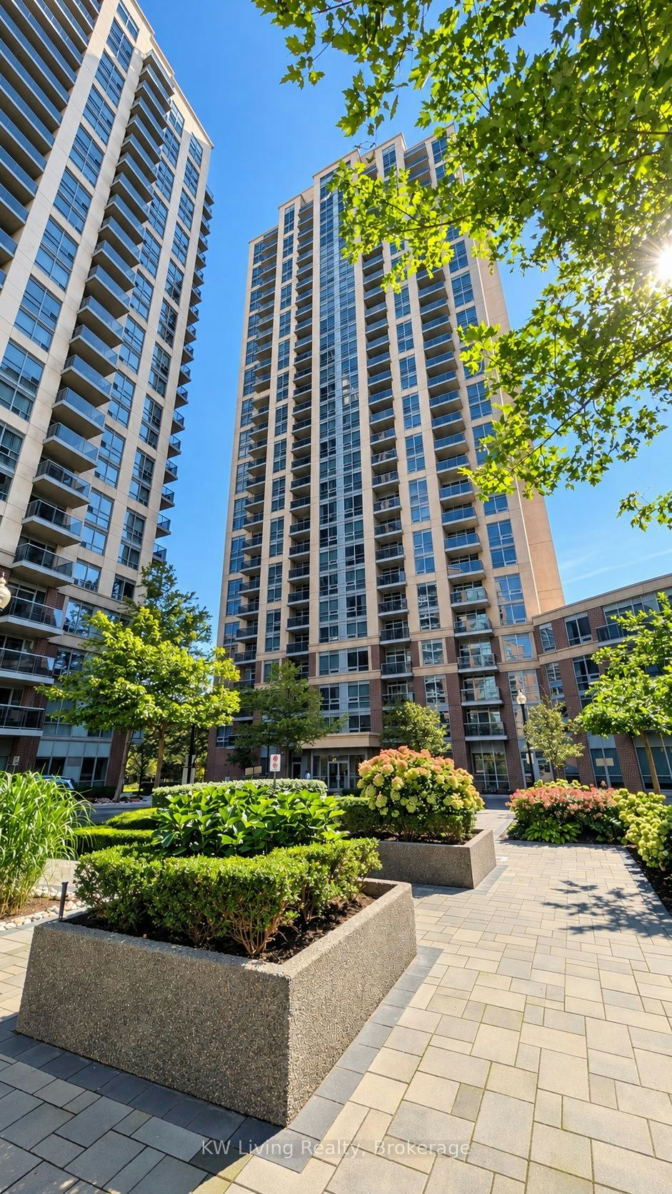 Ph08-3 Michael Power Place, Toronto, ON, M9A 0A2