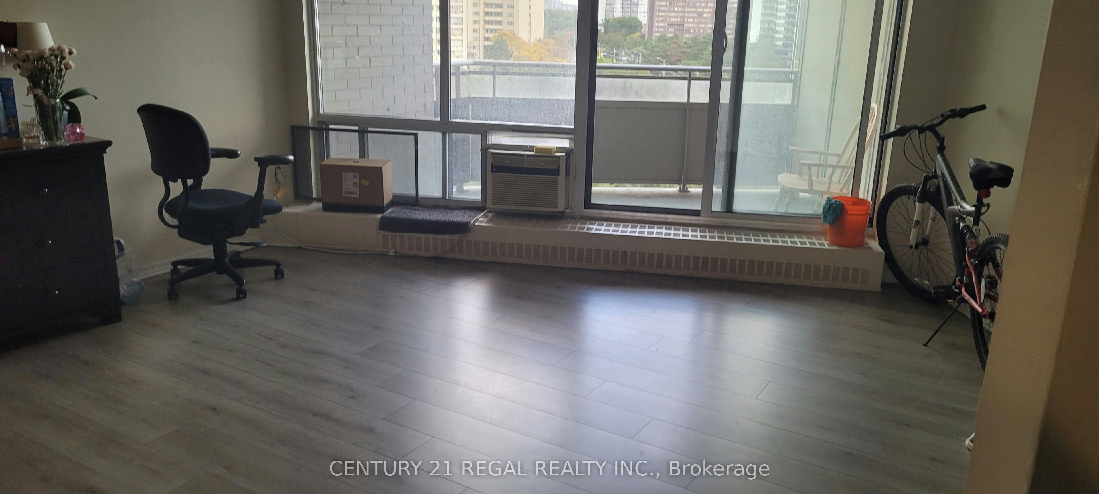 804-380 Dixon Road, Toronto, ON, M9R 1T3