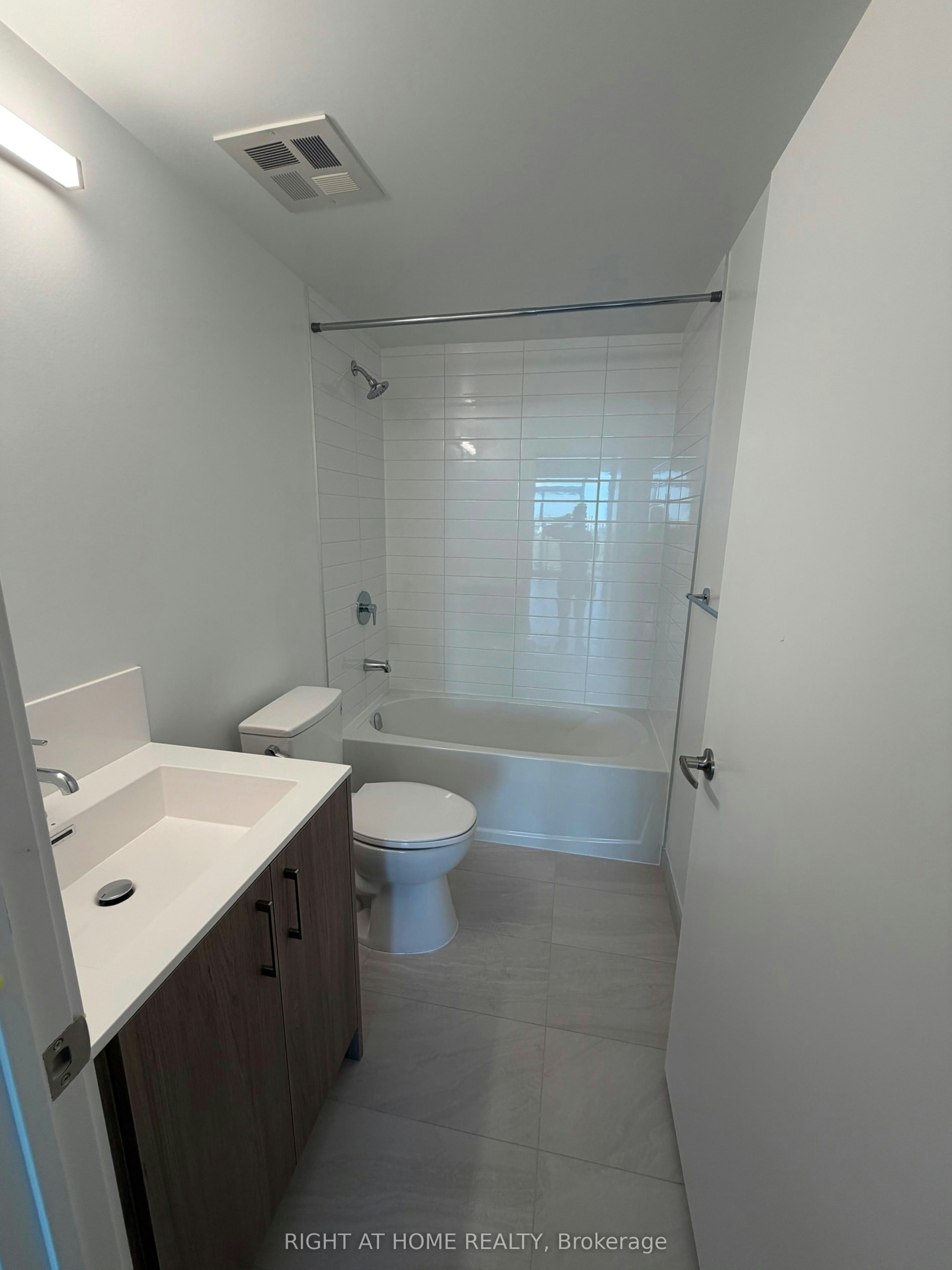 2320-4010 Eglinton Avenue W, Toronto, ON, M9A 0G5 - 10