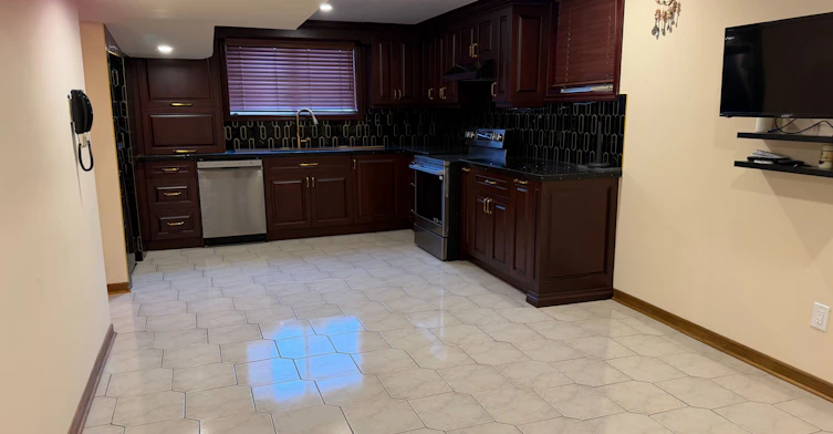 4175 Starlight Crescent, Mississauga, ON, L4W 4R1 - 4