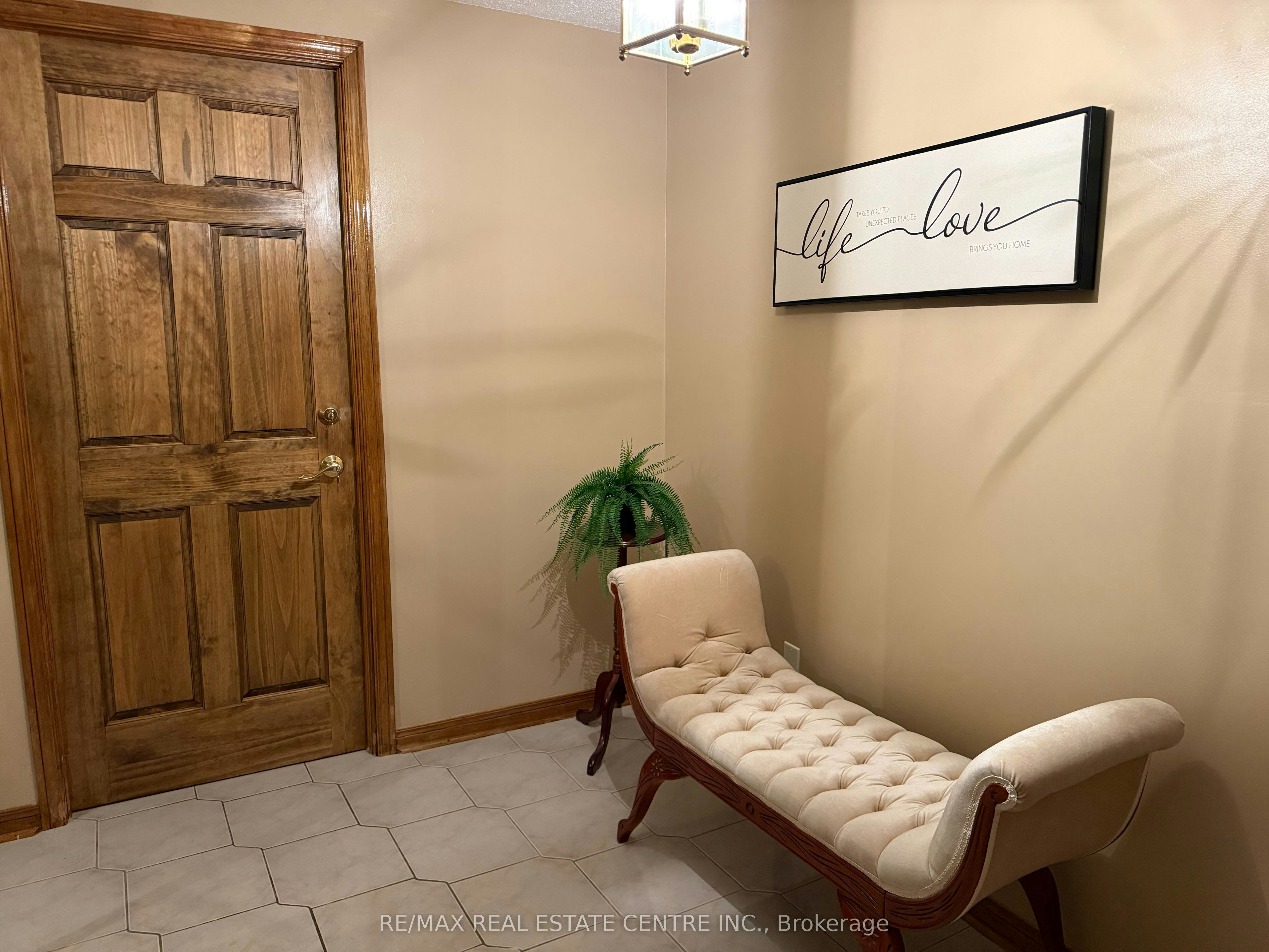 4175 Starlight Crescent, Mississauga, ON, L4W 4R1 2