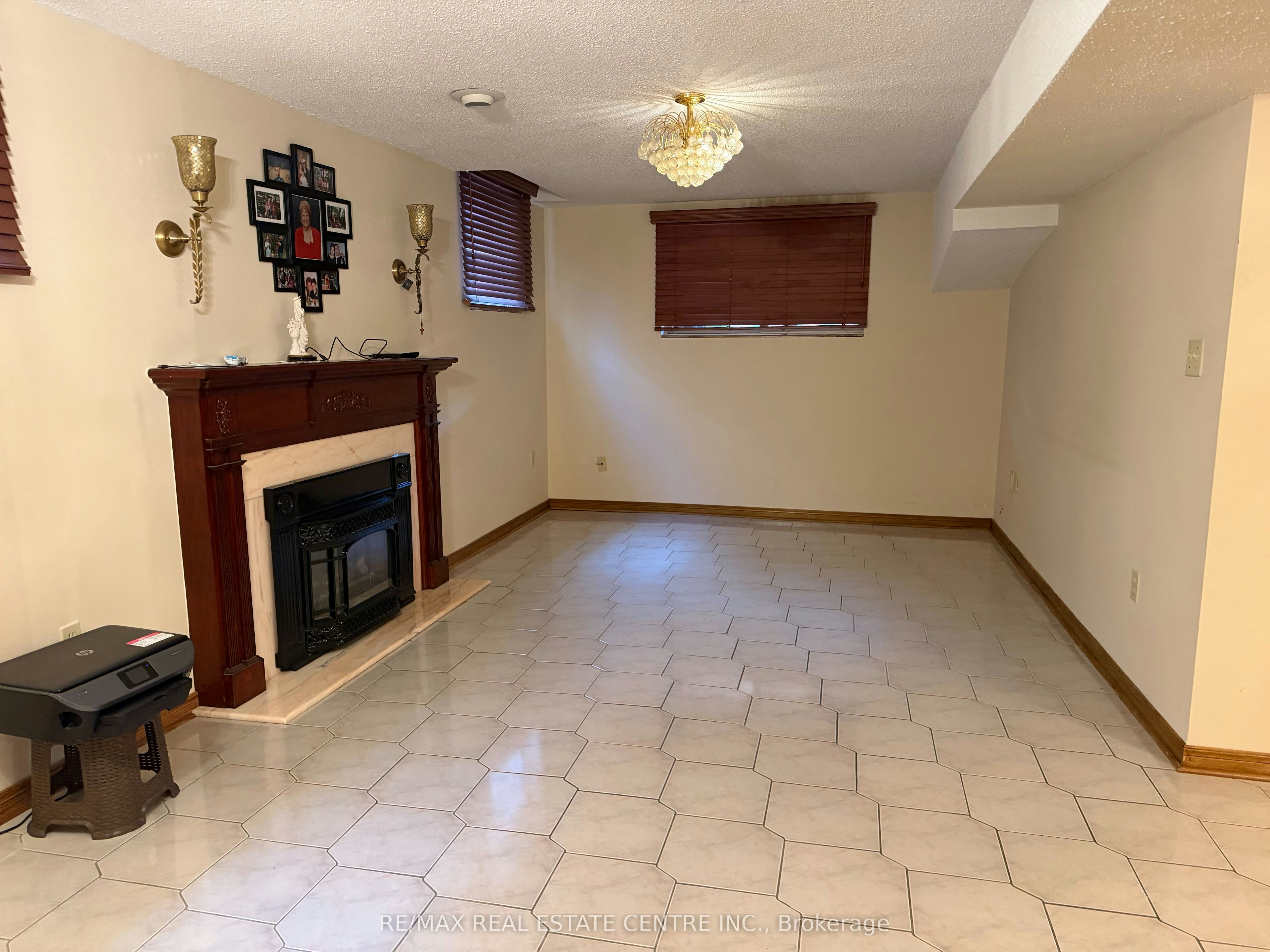 4175 Starlight Crescent, Mississauga, ON, L4W 4R1 3