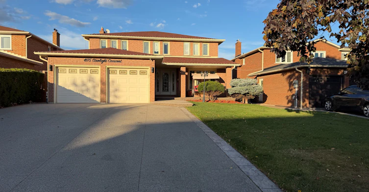 4175 Starlight Crescent, Mississauga, ON, L4W 4R1