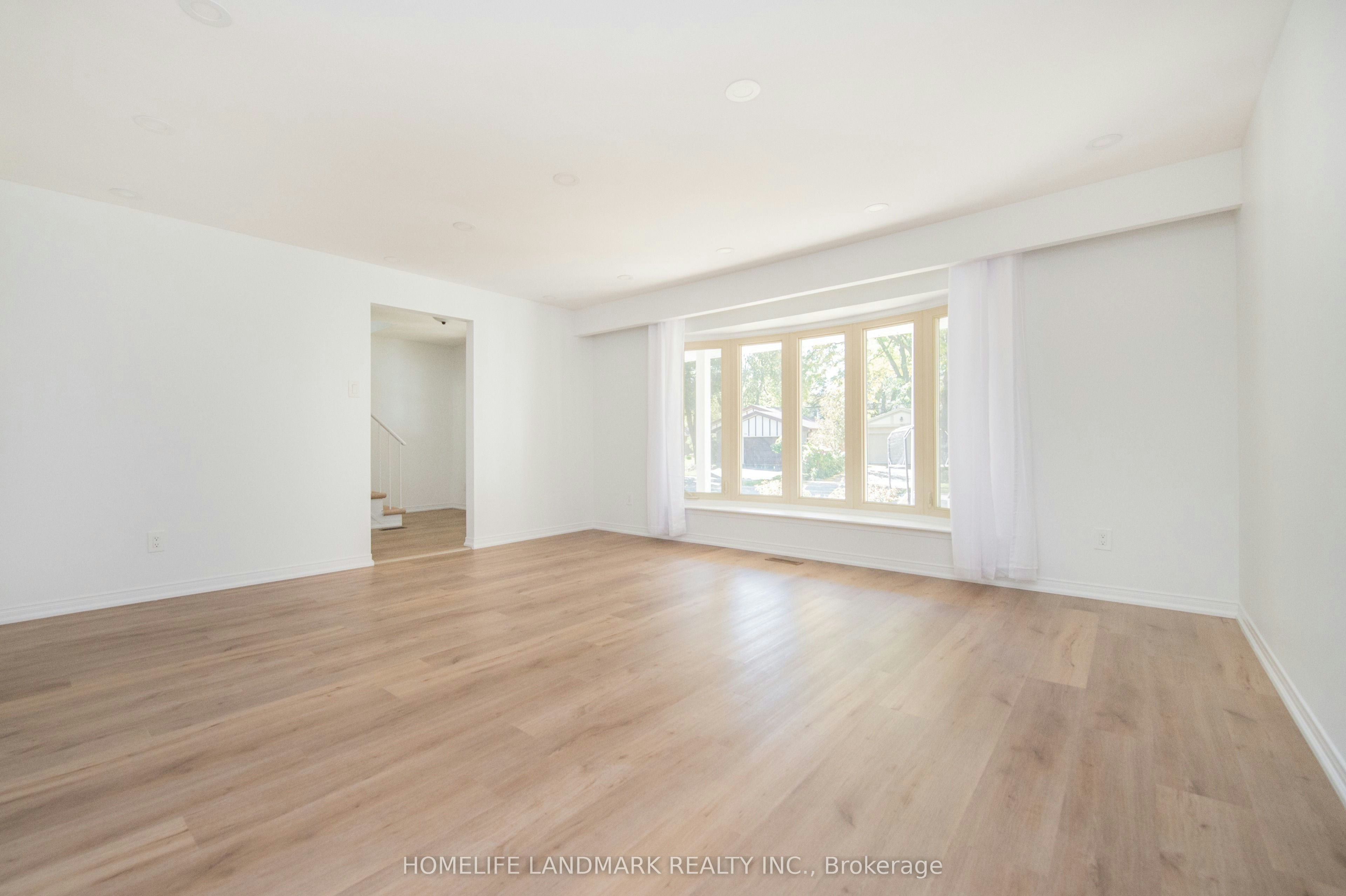 193 Chebucto Drive E, Oakville, ON, L6J 5R1 - 7