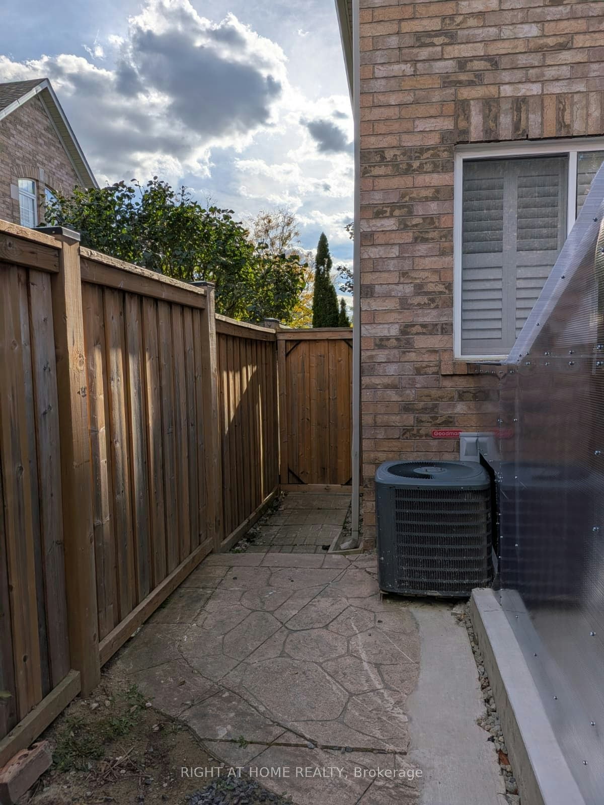 Bsmnt.-5535 Bridgeport Gate, Mississauga, ON, L5M 6N1 - 2