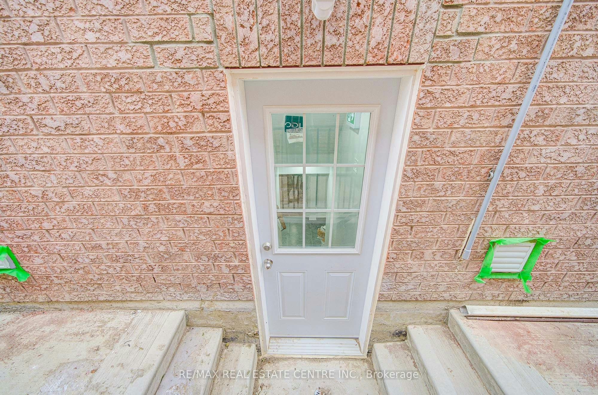 Bsmt-23 Gamson Crescent, Brampton, ON, L6R 0V7 5