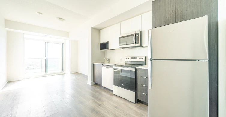 1310-204 Burnhamthorpe Road E, Mississauga, ON, L5A 0B3
