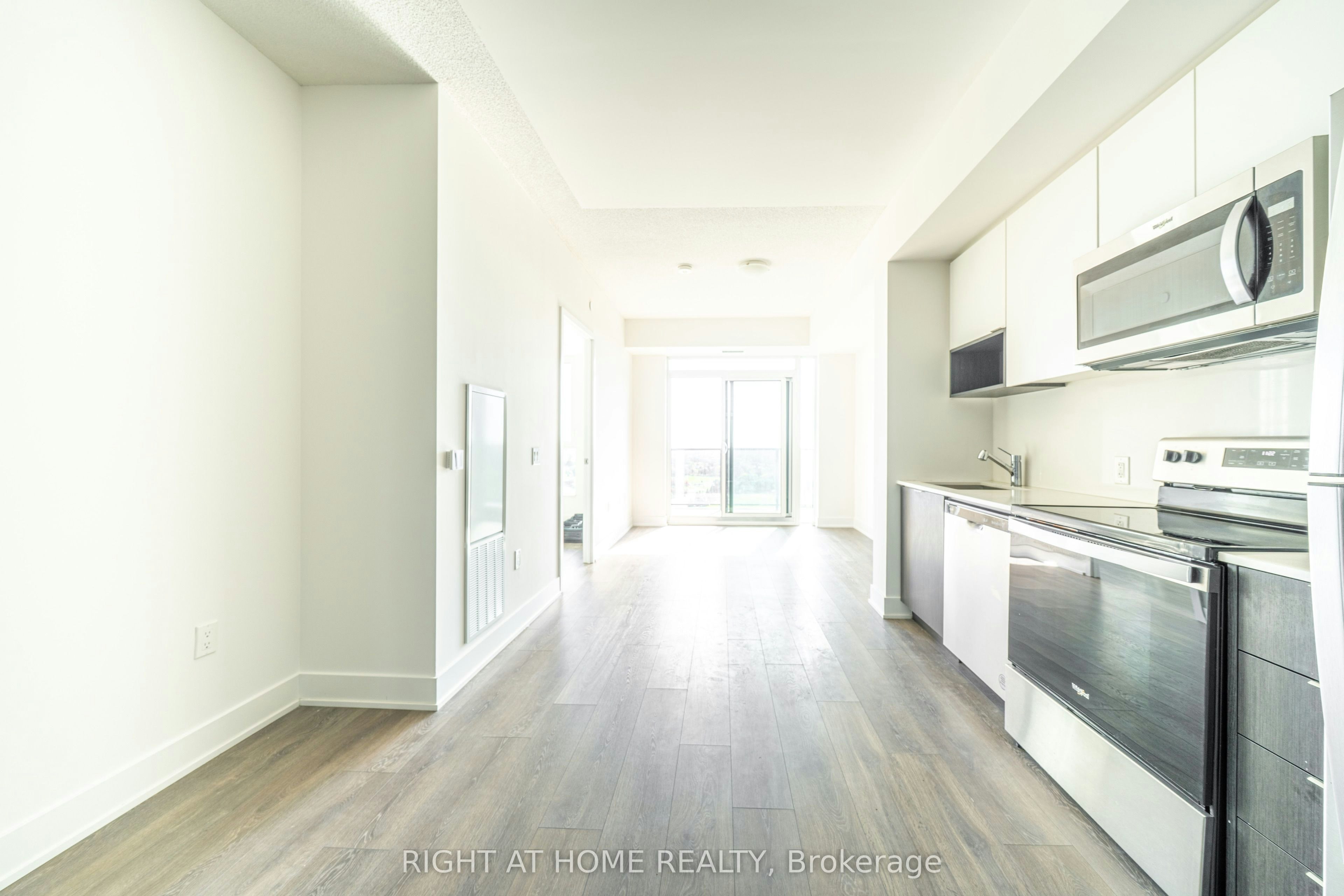 1310-204 Burnhamthorpe Road E, Mississauga, ON, L5A 0B3 - 3
