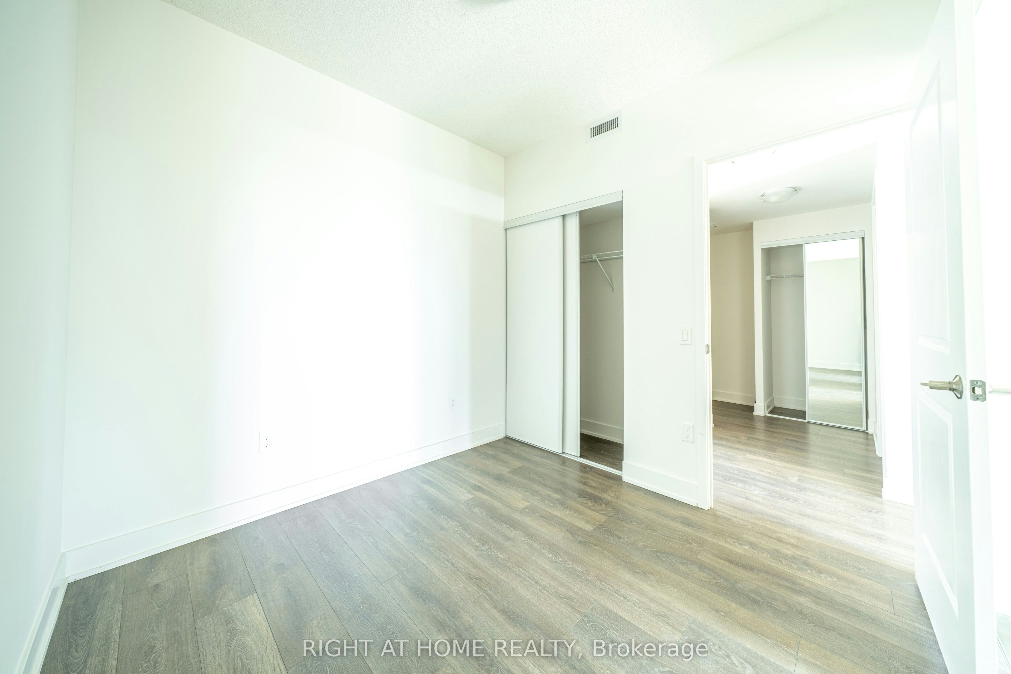 1310-204 Burnhamthorpe Road E, Mississauga, ON, L5A 0B3 - 17