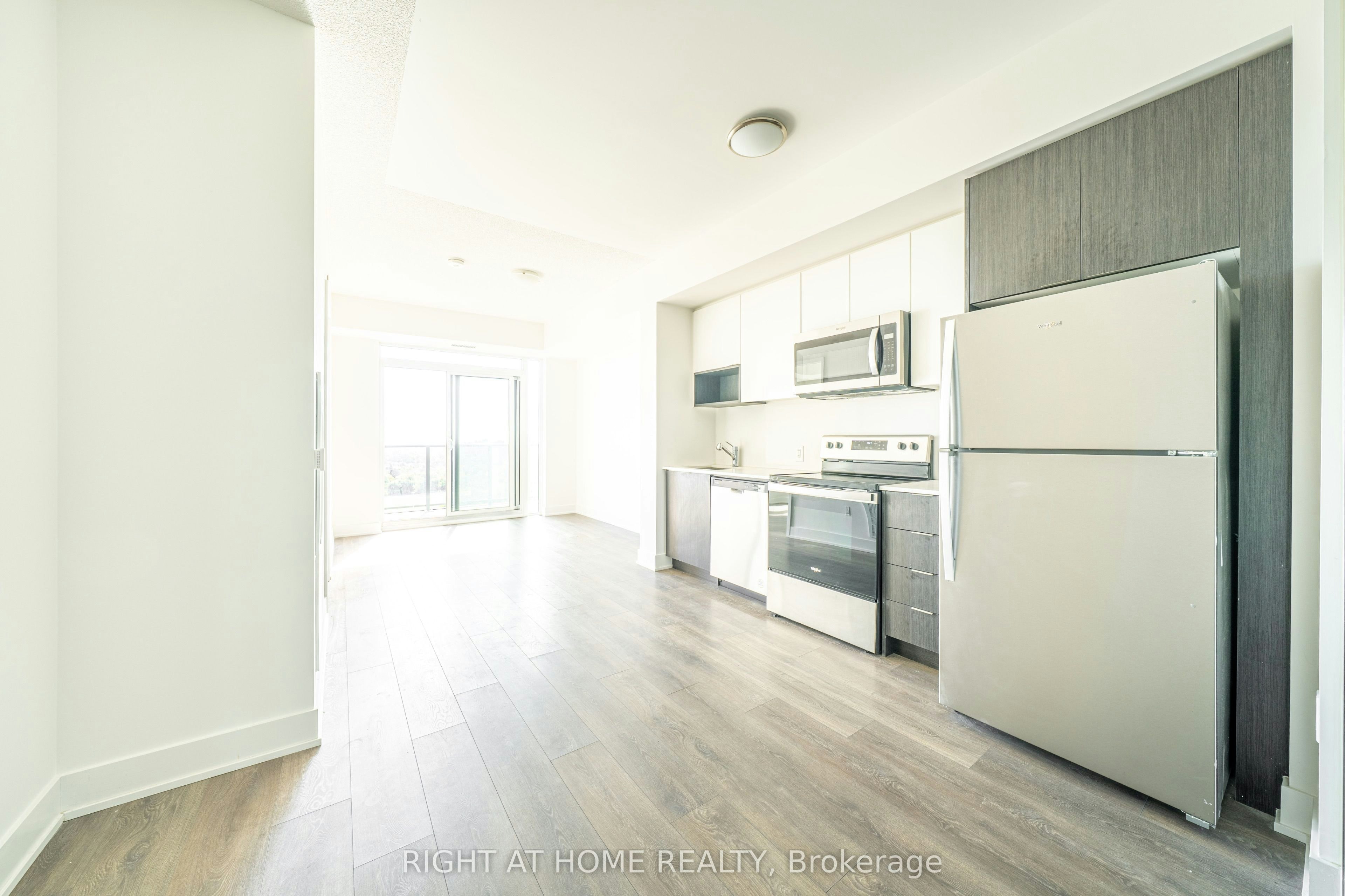 1310-204 Burnhamthorpe Road E, Mississauga, ON, L5A 0B3 - 2