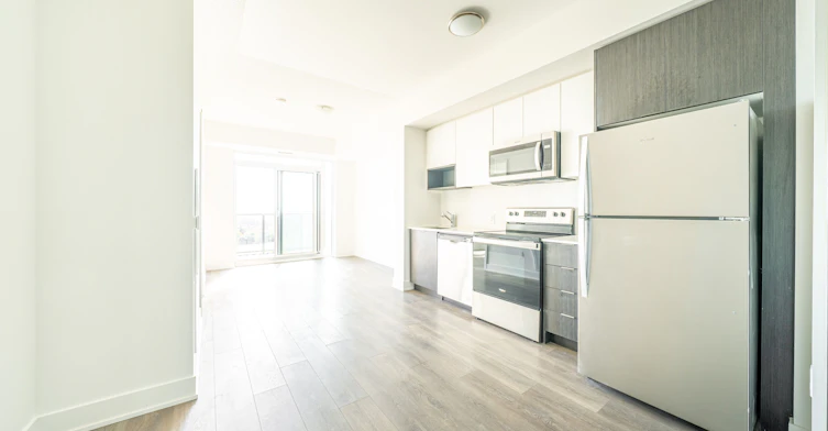 1310-204 Burnhamthorpe Road E, Mississauga, ON, L5A 0B3 - 2