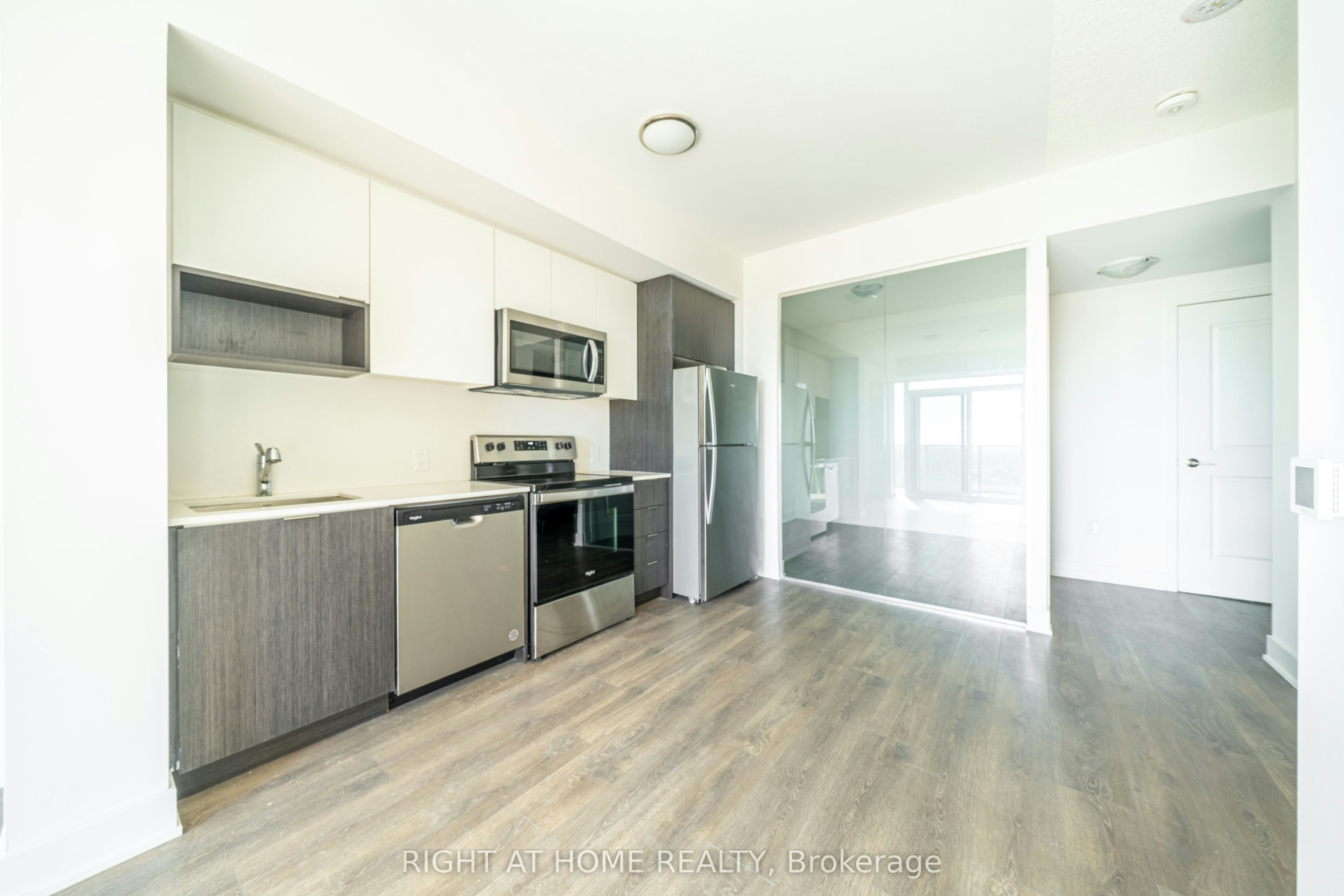1310-204 Burnhamthorpe Road E, Mississauga, ON, L5A 0B3 - 4