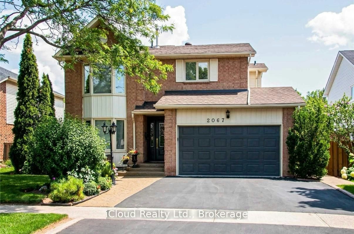 2067 Hunters Wood Drive, Burlington, ON, L7M 2T1