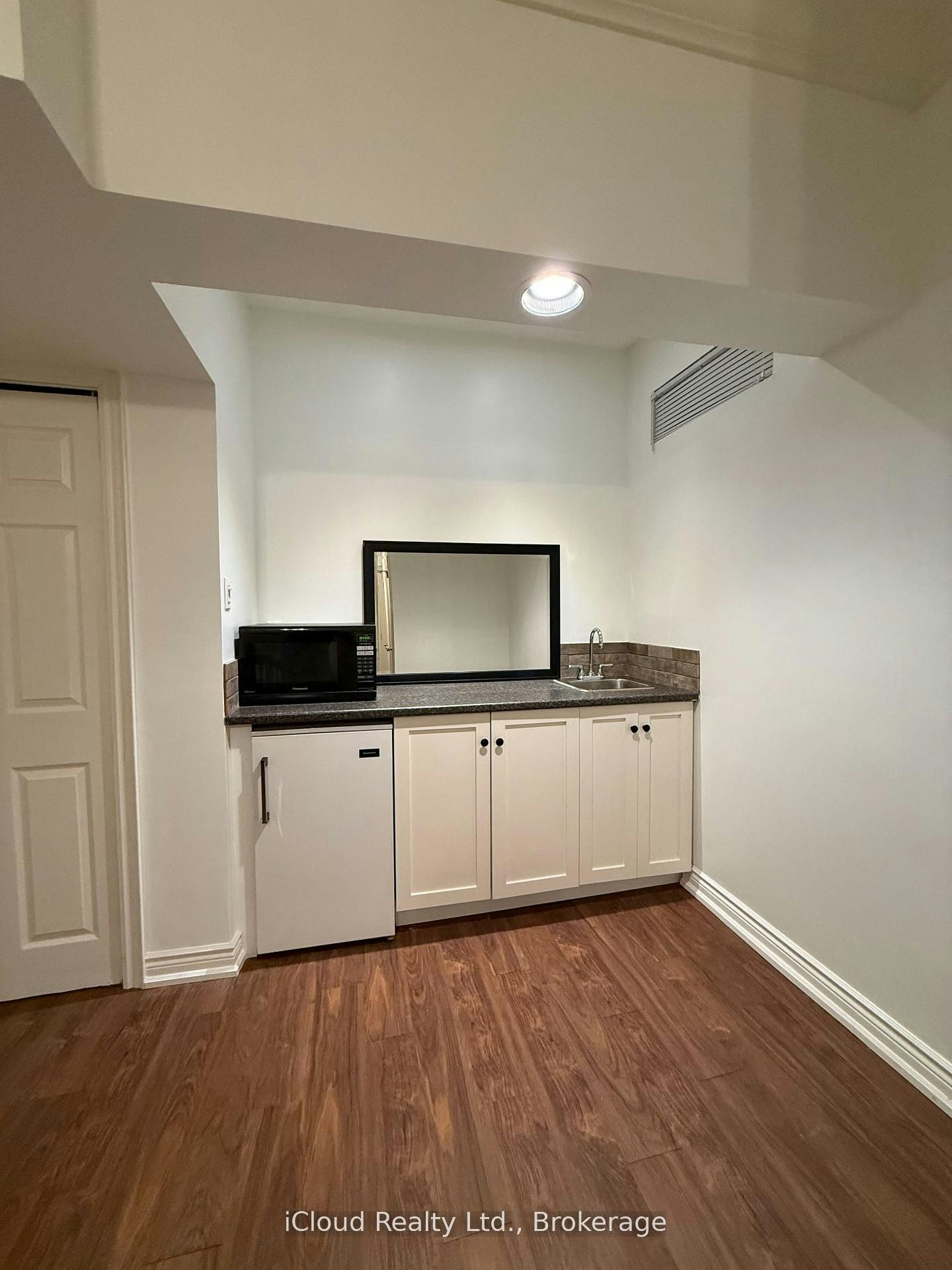 2067 Hunters Wood Drive, Burlington, ON, L7M 2T1 - 20