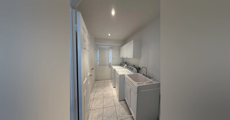 2067 Hunters Wood Drive, Burlington, ON, L7M 2T1 - 10