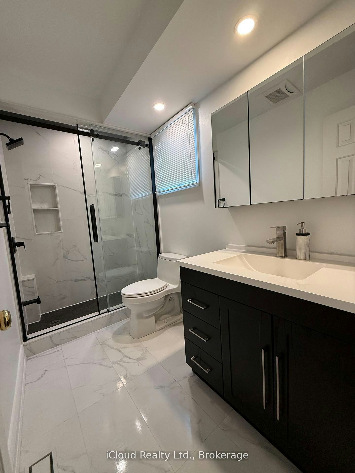 2067 Hunters Wood Drive, Burlington, ON, L7M 2T1 - 14