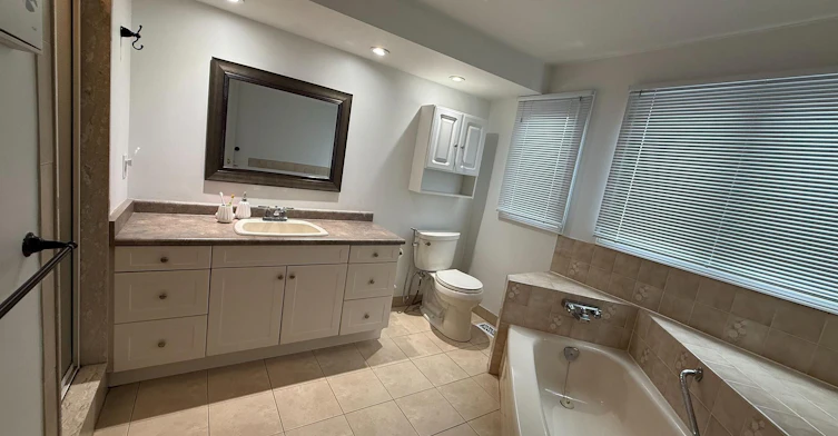 2067 Hunters Wood Drive, Burlington, ON, L7M 2T1 - 17