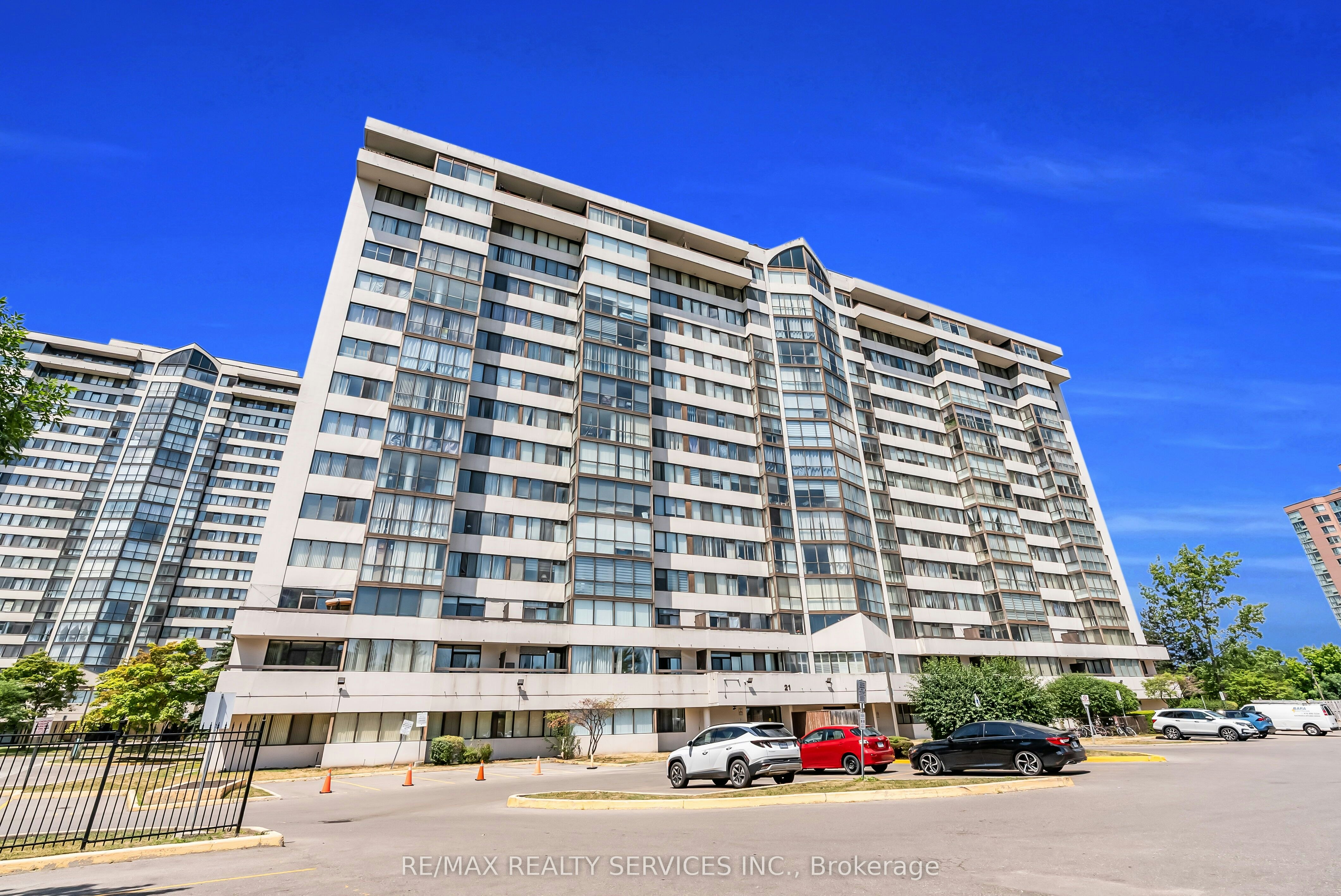 306-21 Markbrook Lane N, Toronto, ON, M9V 5E4 - 3