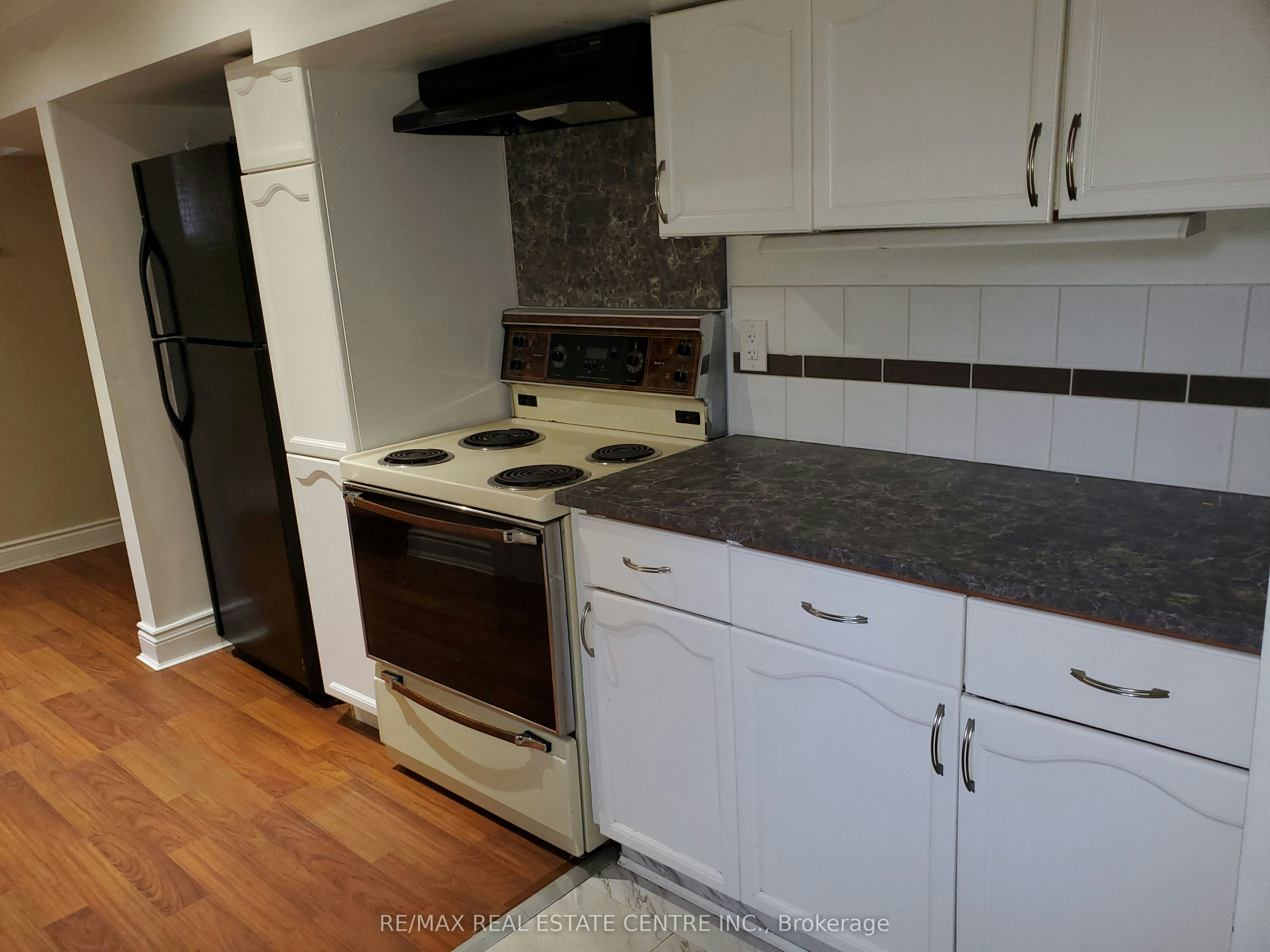 1077 Selby Avenue, Oakville, ON, L6L 2M4 - 41
