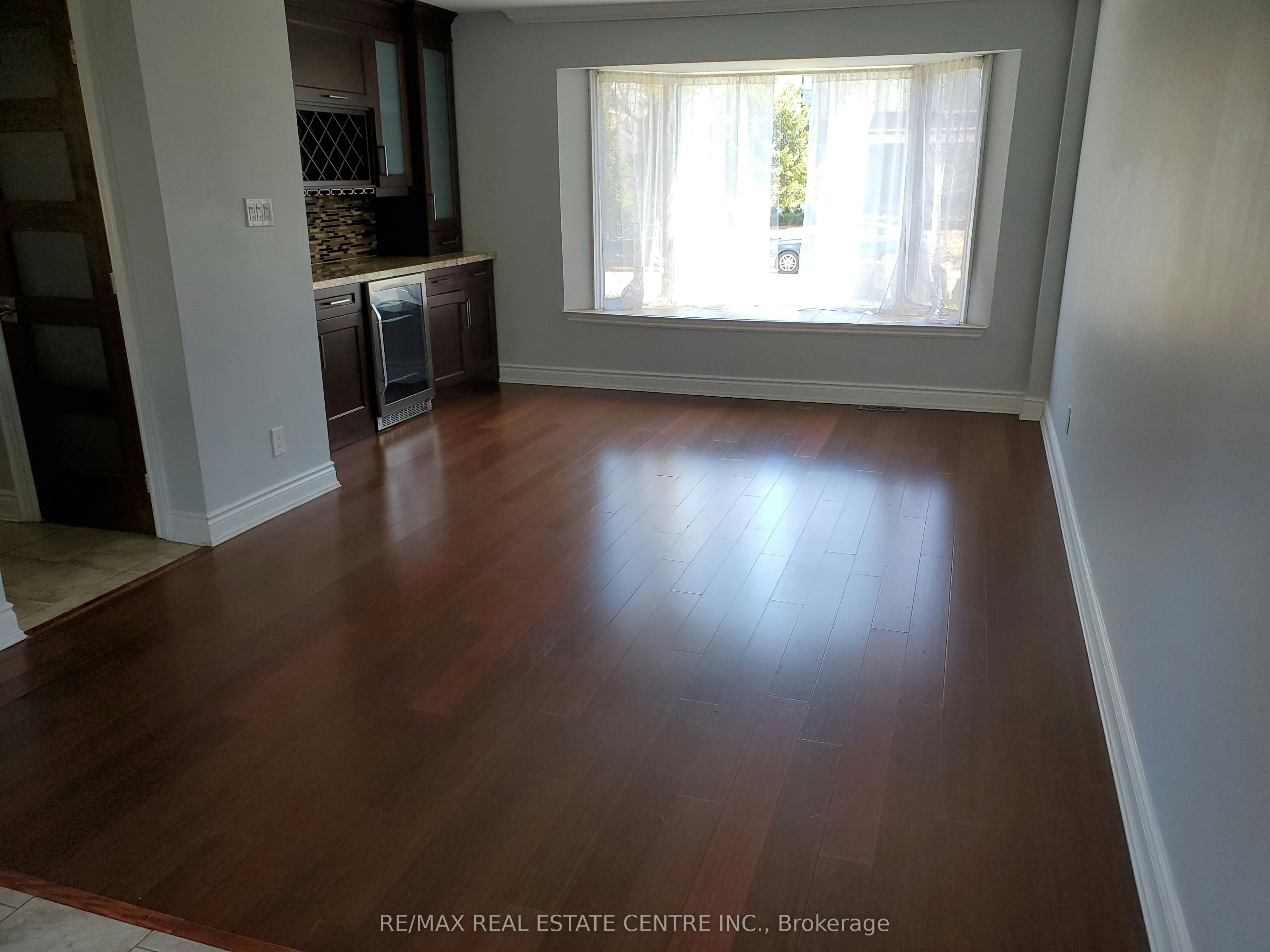 1077 Selby Avenue, Oakville, ON, L6L 2M4 - 10