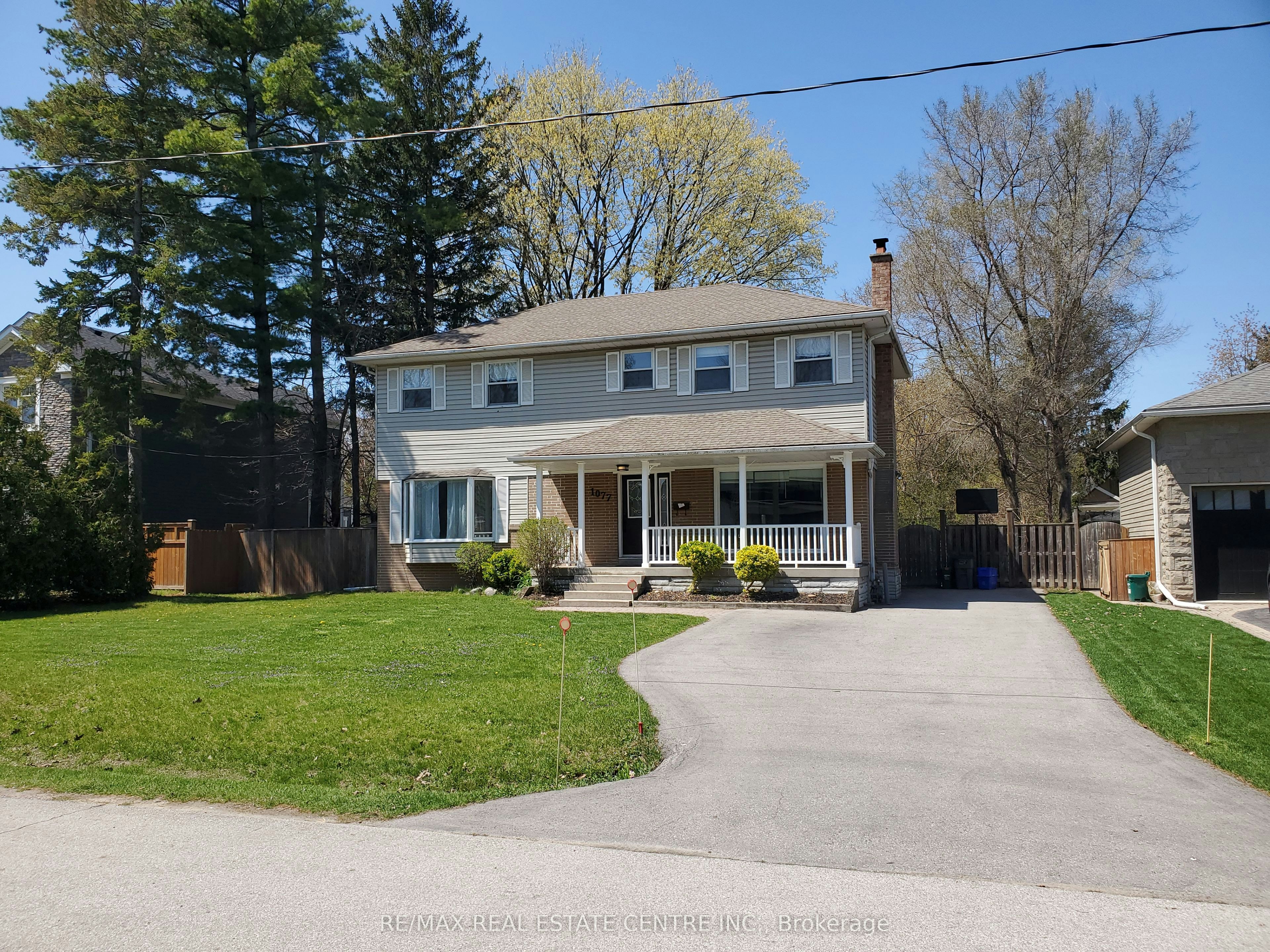 1077 Selby Avenue, Oakville, ON, L6L 2M4 1