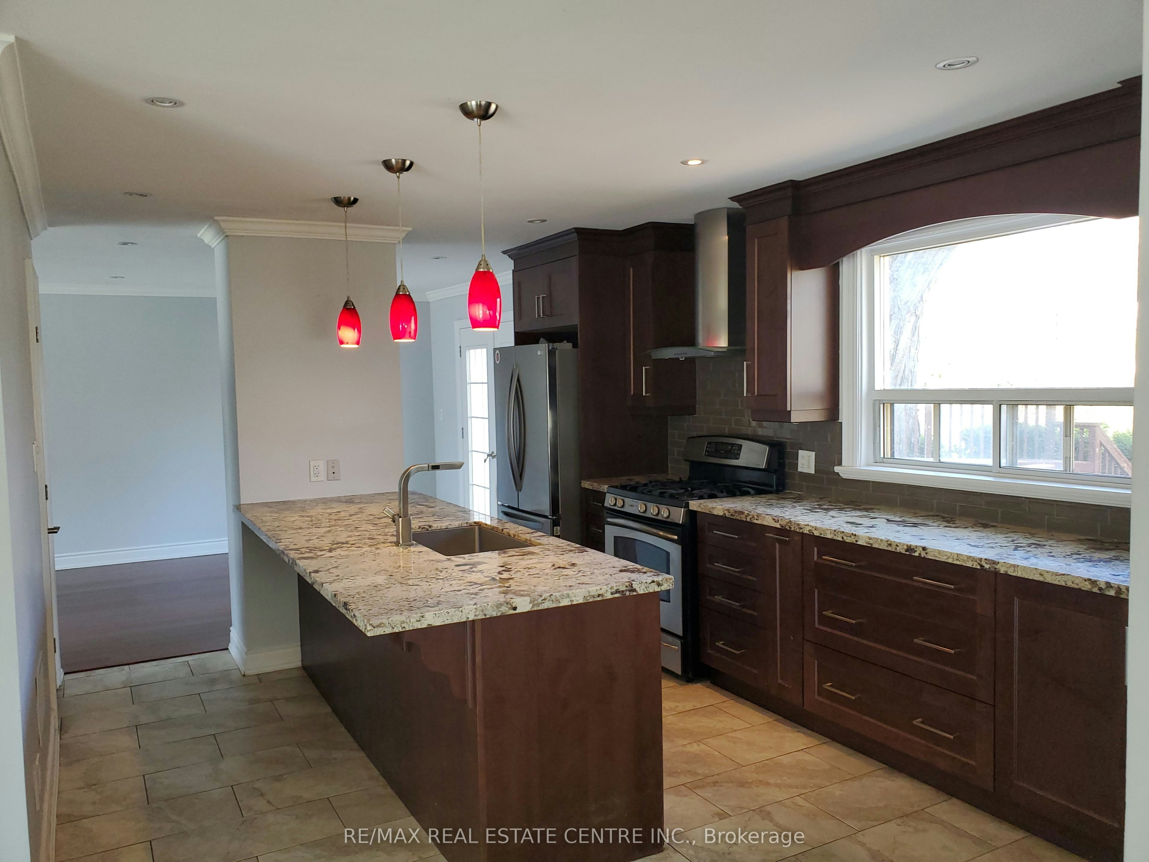 1077 Selby Avenue, Oakville, ON, L6L 2M4 - 9