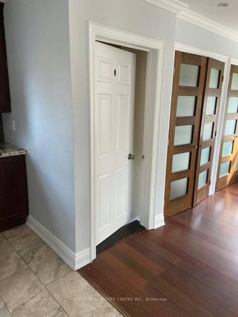 1077 Selby Avenue, Oakville, ON, L6L 2M4 - 35