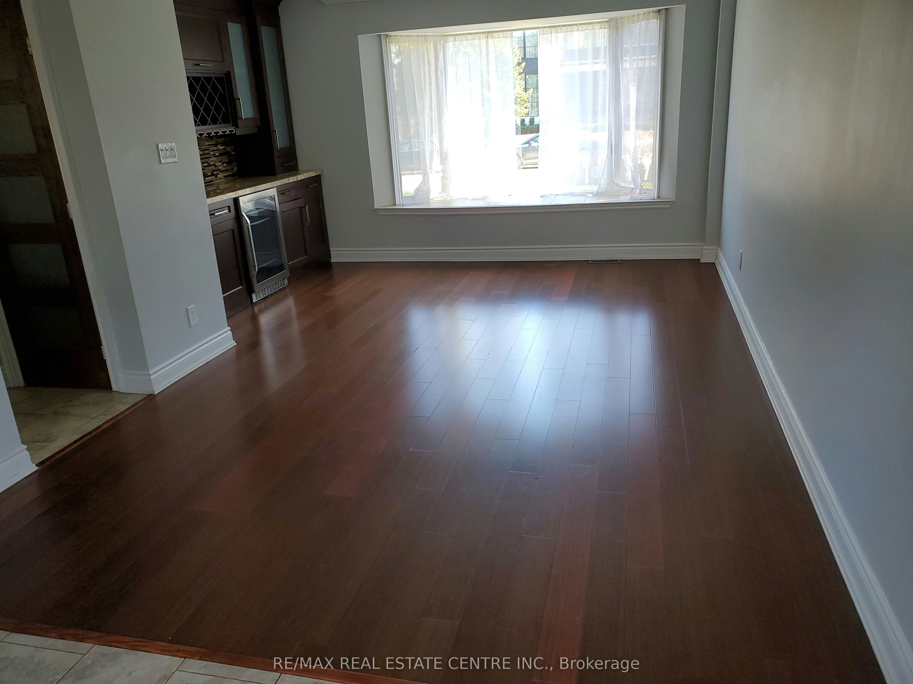 1077 Selby Avenue, Oakville, ON, L6L 2M4 - 11