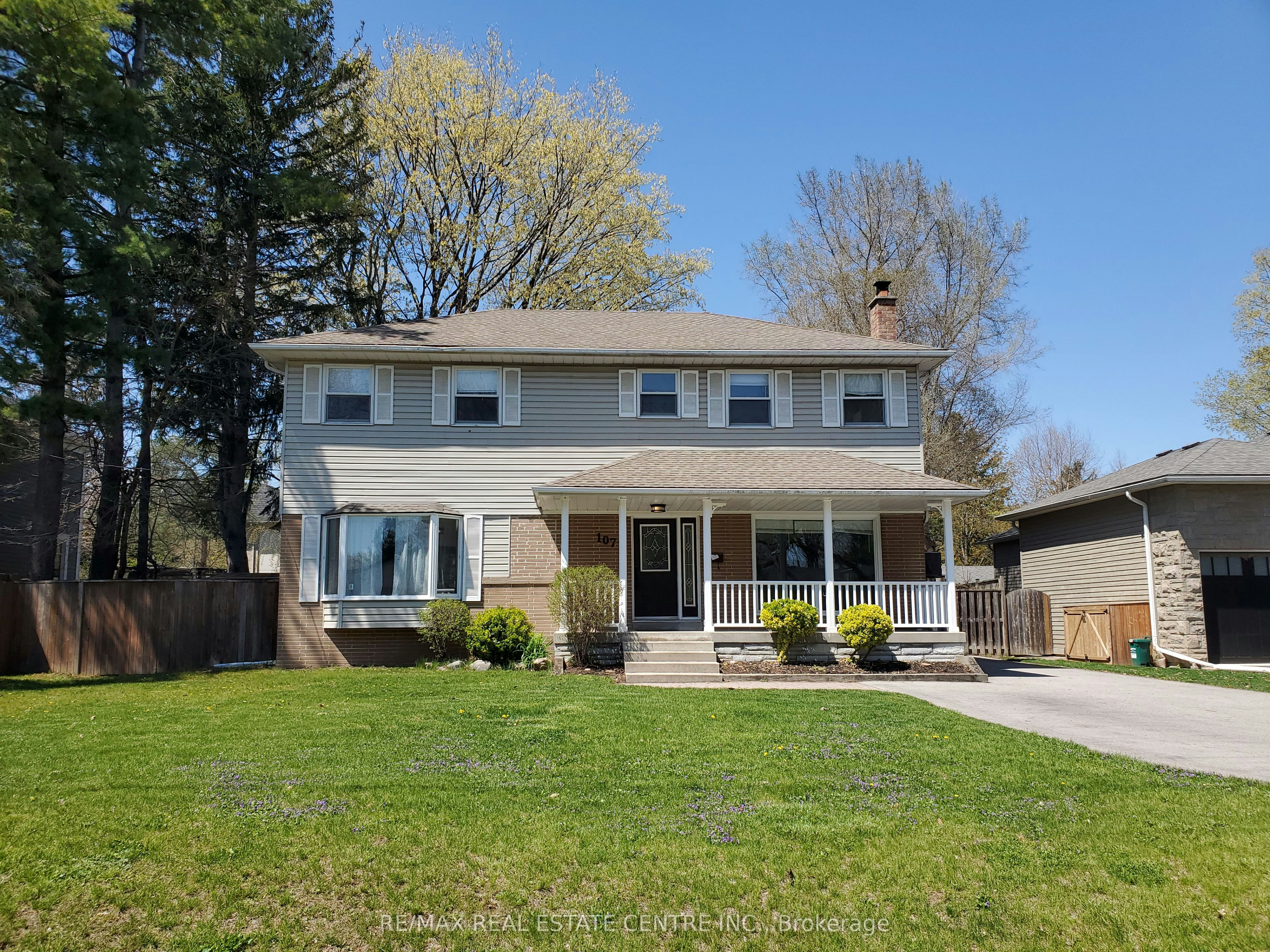 1077 Selby Avenue, Oakville, ON, L6L 2M4 2