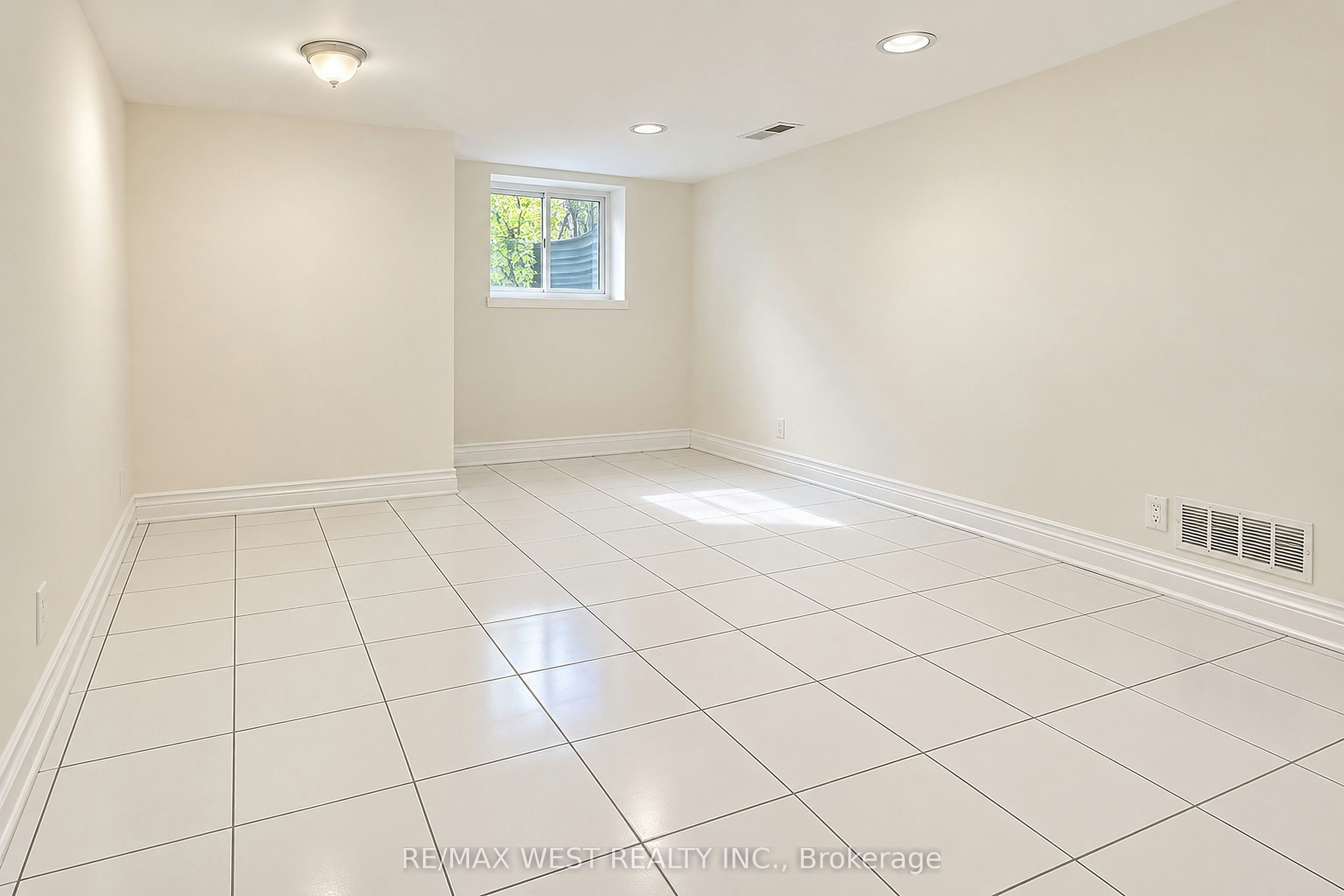 Bsmt-117 Rosemount Avenue, Toronto, ON, M9N 3B8 - 7