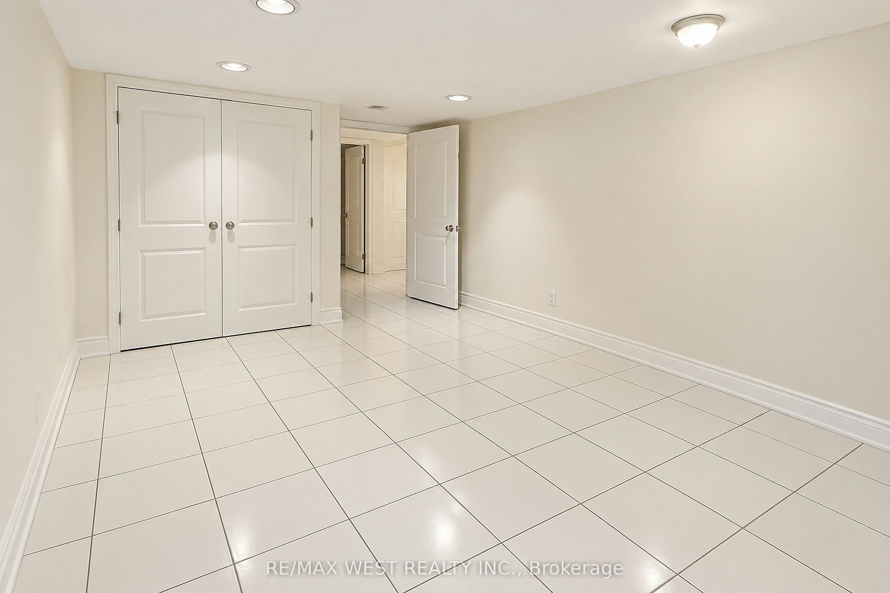 Bsmt-117 Rosemount Avenue, Toronto, ON, M9N 3B8 - 8