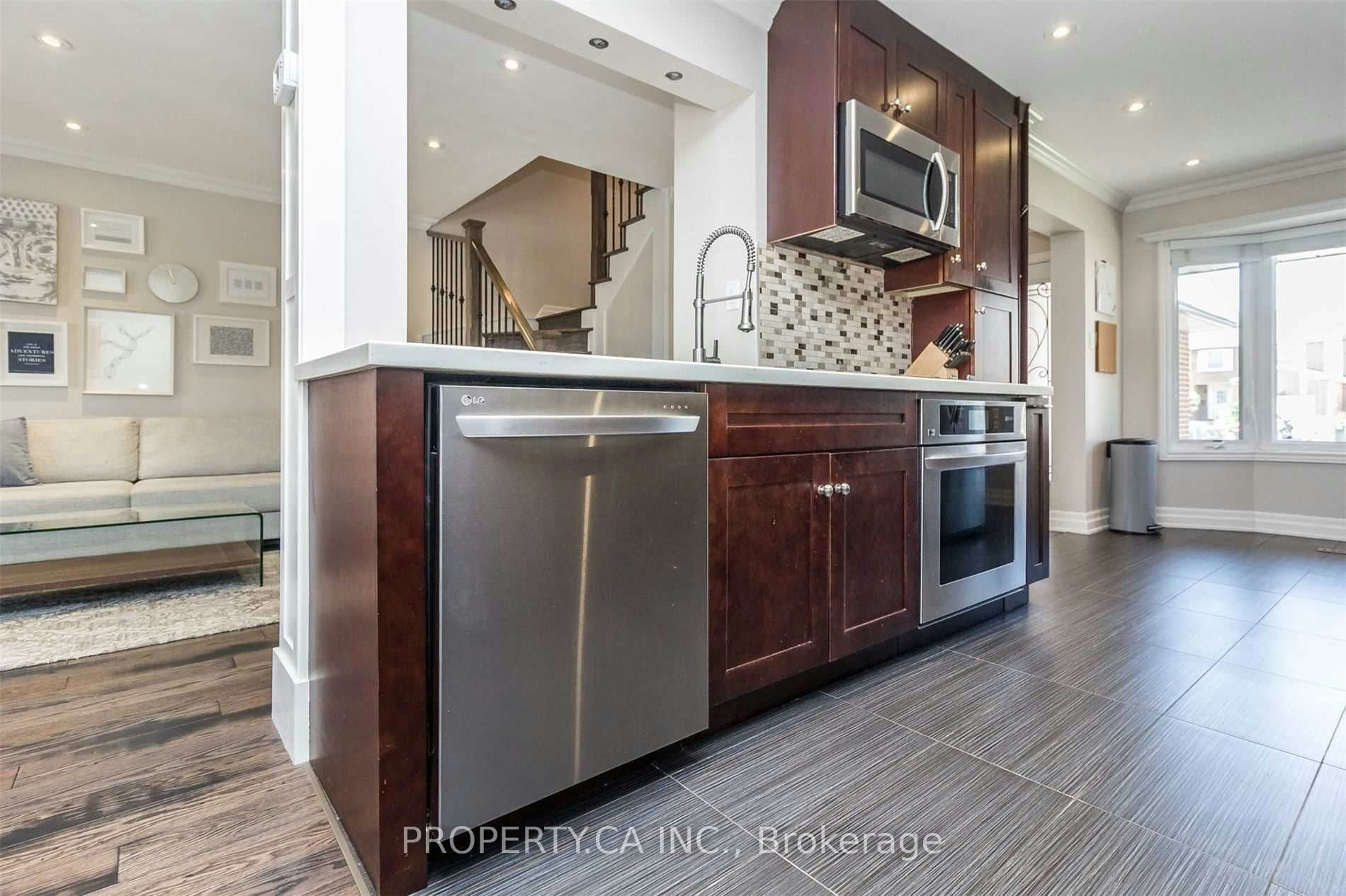 4153 Wheelwright Crescent, Mississauga, ON, L5L 2X4 5
