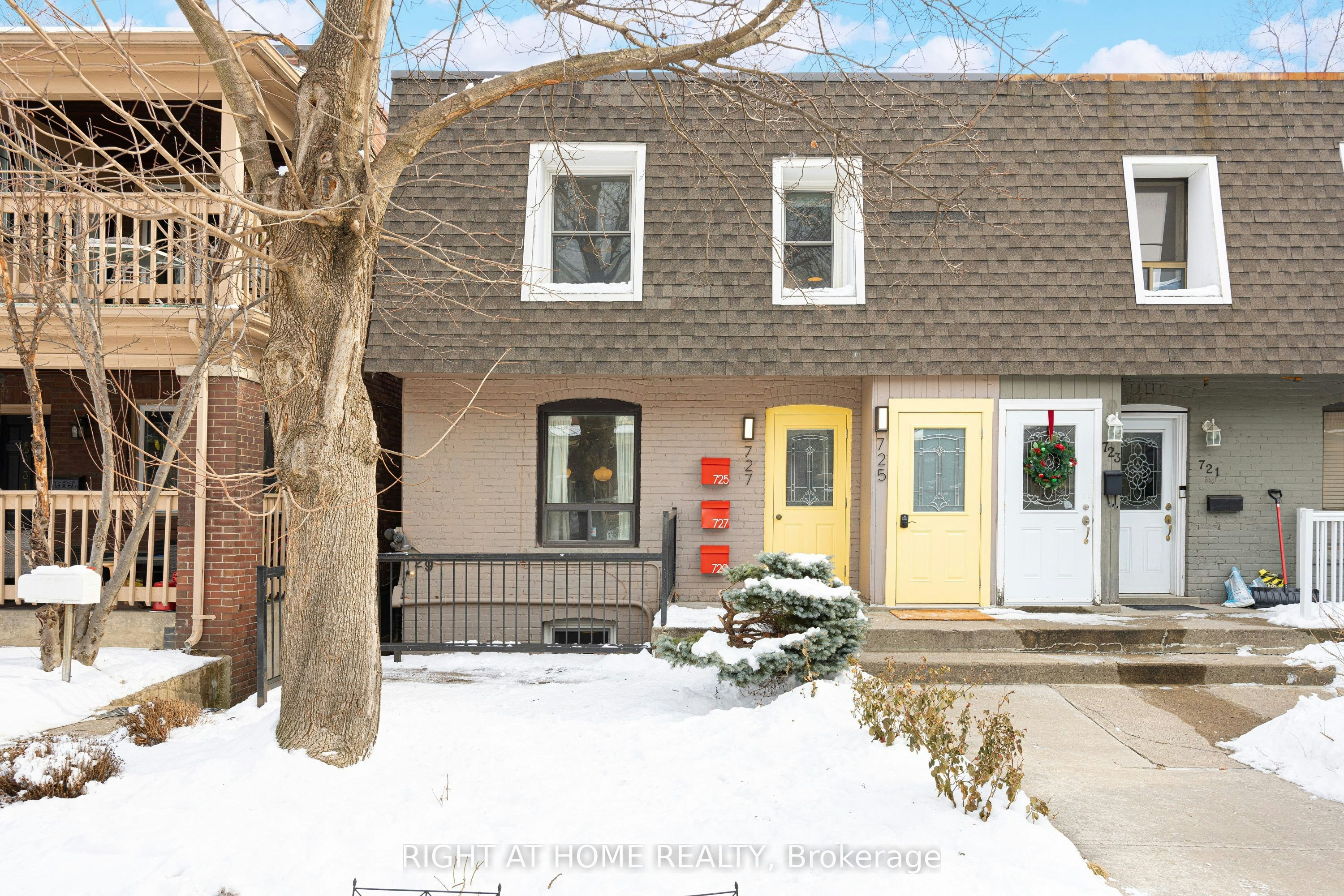 725 Indian Road, Toronto, ON, M6P 2E2