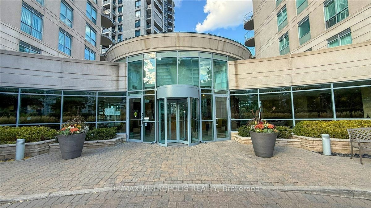 816-2111 Lake Shore Boulevard W, Toronto, ON, M8V 4B2 - 3