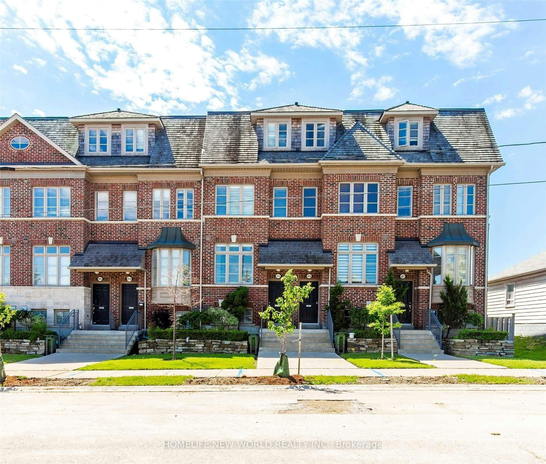 585A Oxford Street, Toronto, ON, M8Y 1E6