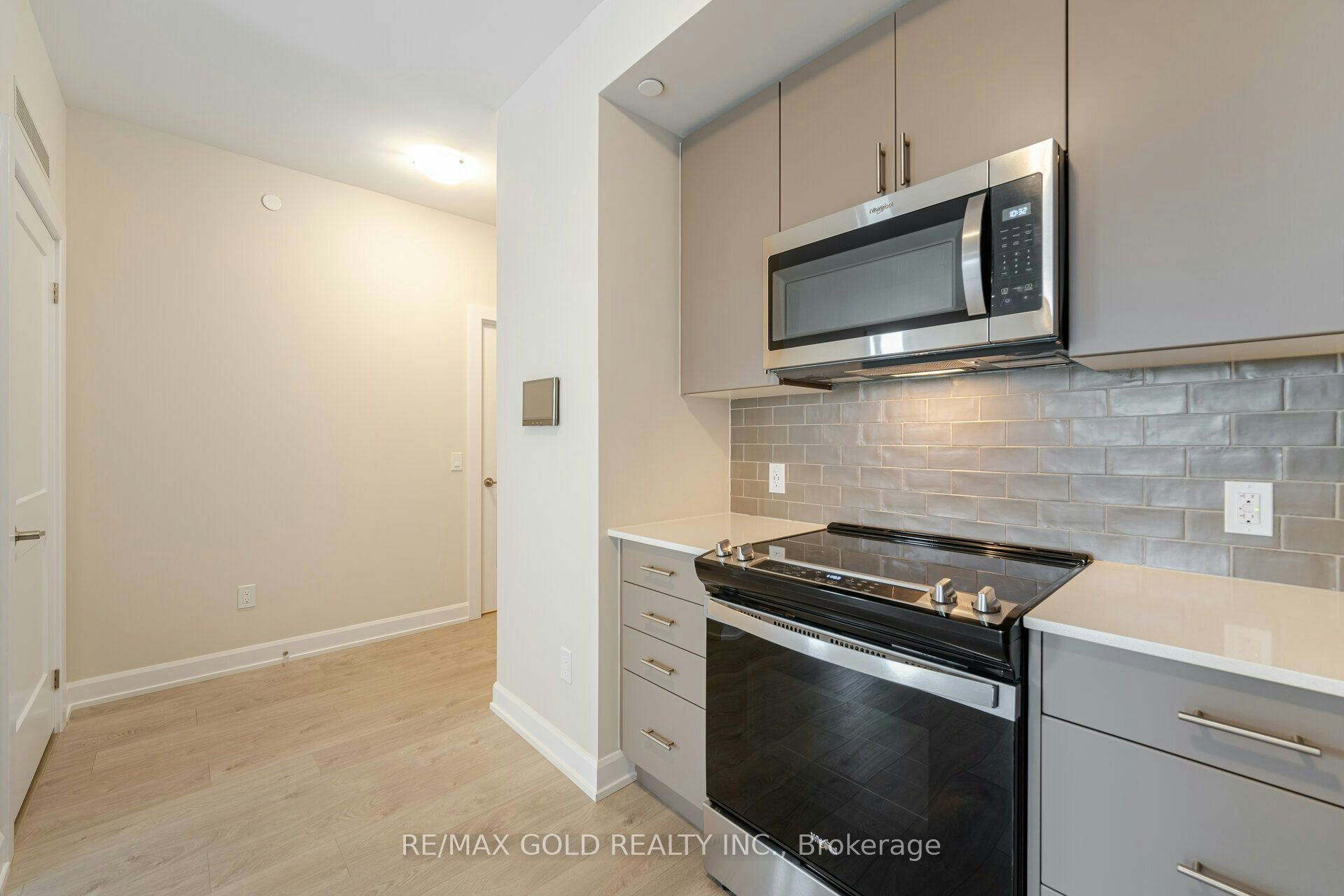 817-3220 William Coltson Avenue, Oakville, ON, L6H 7X9 - 9