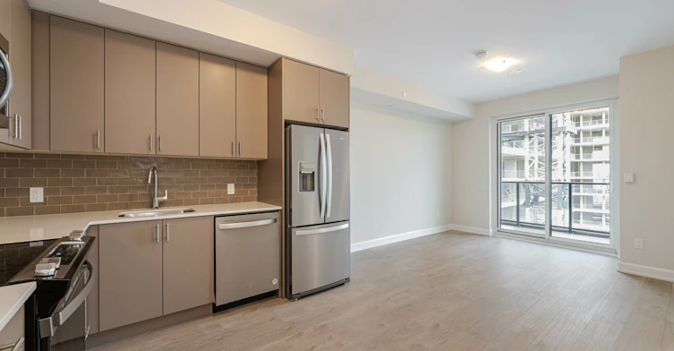 817-3220 William Coltson Avenue, Oakville, ON, L6H 7X9 - 10