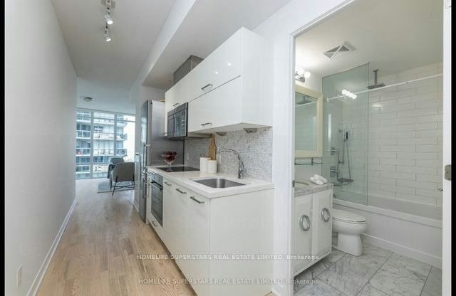 2001-90 Park Lawn Road, Toronto, ON, M8Y 0B6 2