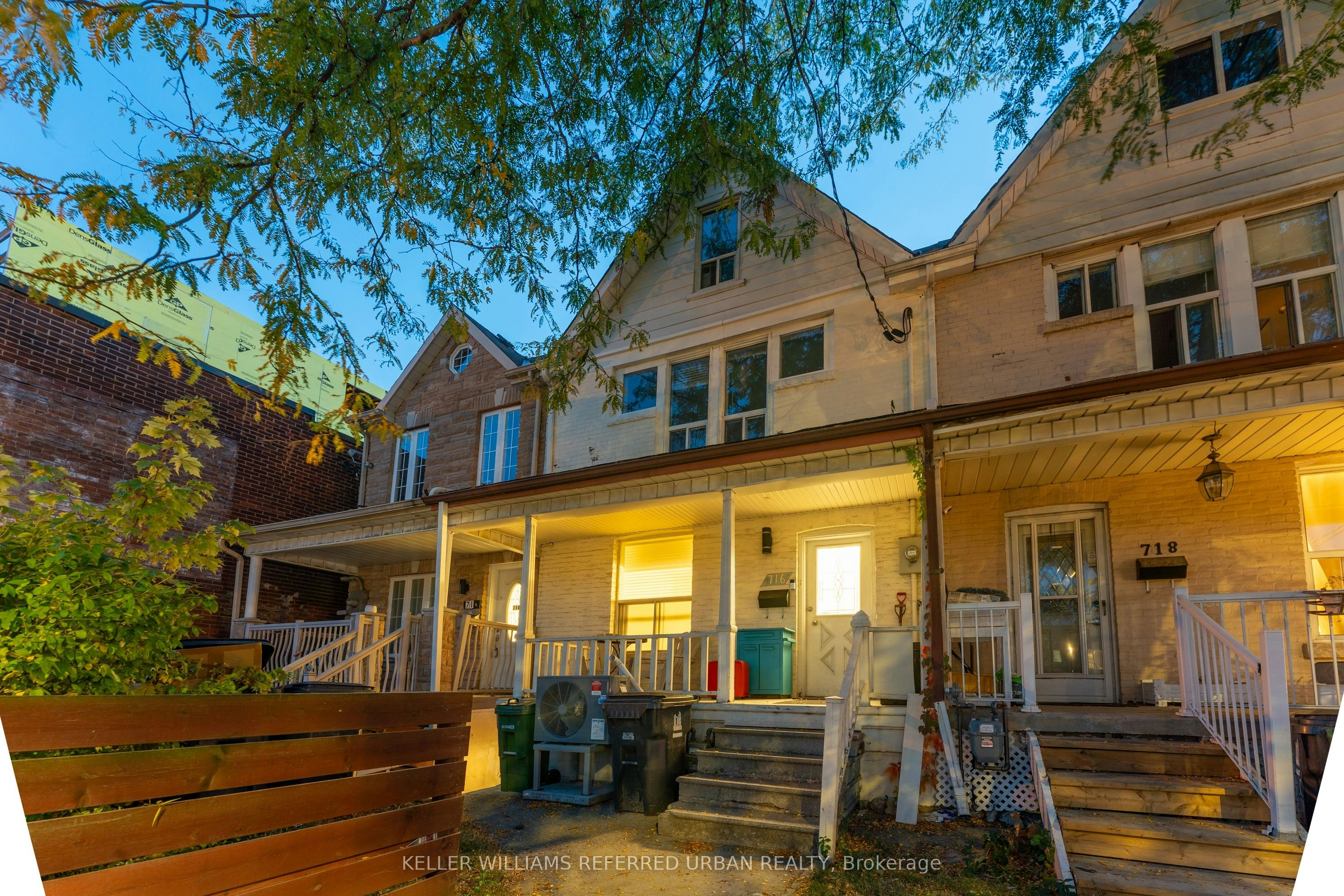 Upper-716 Lansdowne Avenue, Toronto, ON, M6H 3Y8