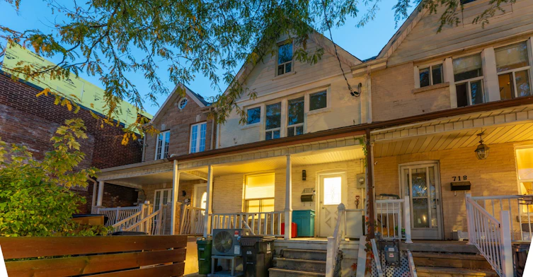 Upper-716 Lansdowne Avenue, Toronto, ON, M6H 3Y8