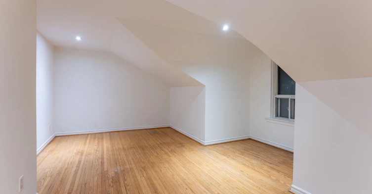 Upper-716 Lansdowne Avenue, Toronto, ON, M6H 3Y8 - 8