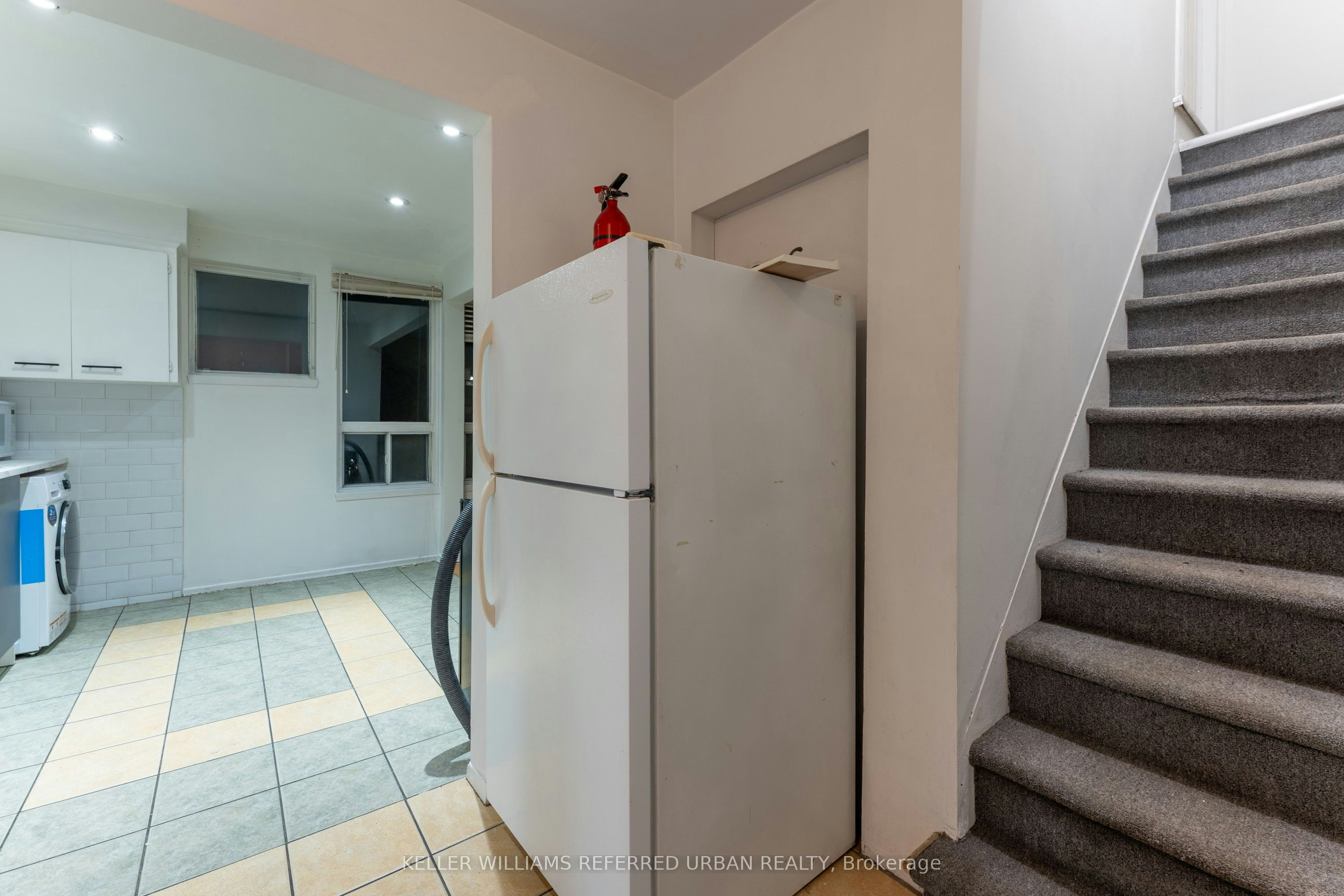 Upper-716 Lansdowne Avenue, Toronto, ON, M6H 3Y8 - 4